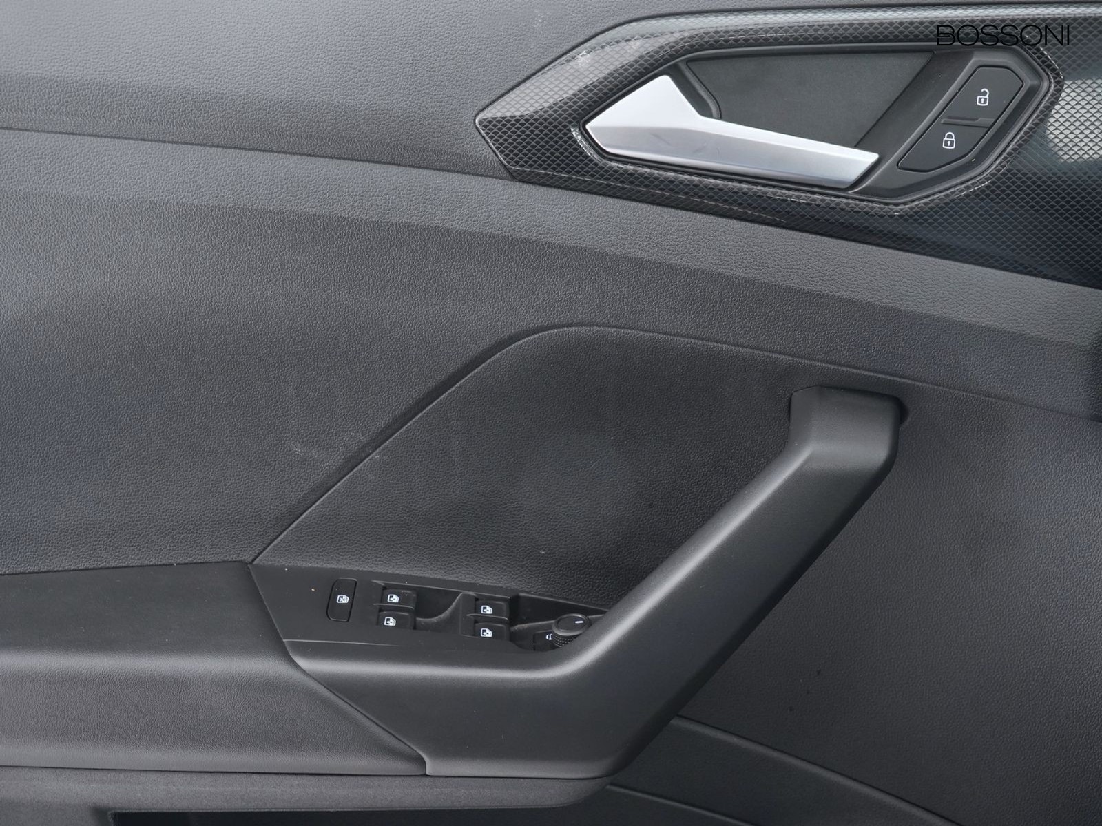 17 - Volkswagen T-Cross 1.0 tsi 115cv life dsg