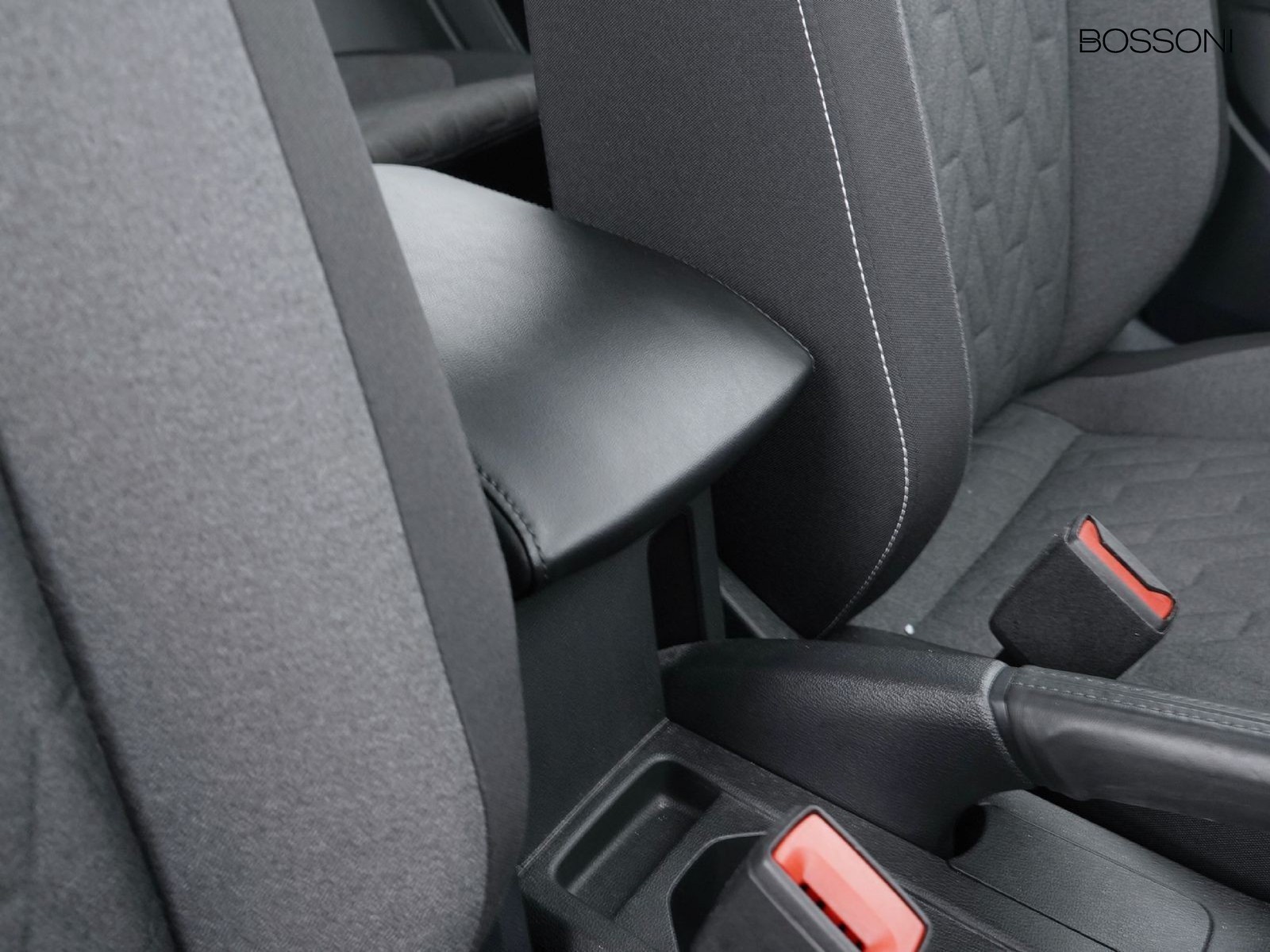 18 - Volkswagen T-Cross 1.0 tsi 115cv life dsg