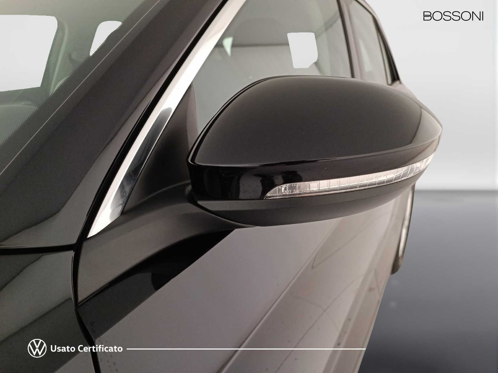 23 - Volkswagen T-Roc 2.0 tdi scr 150cv life dsg