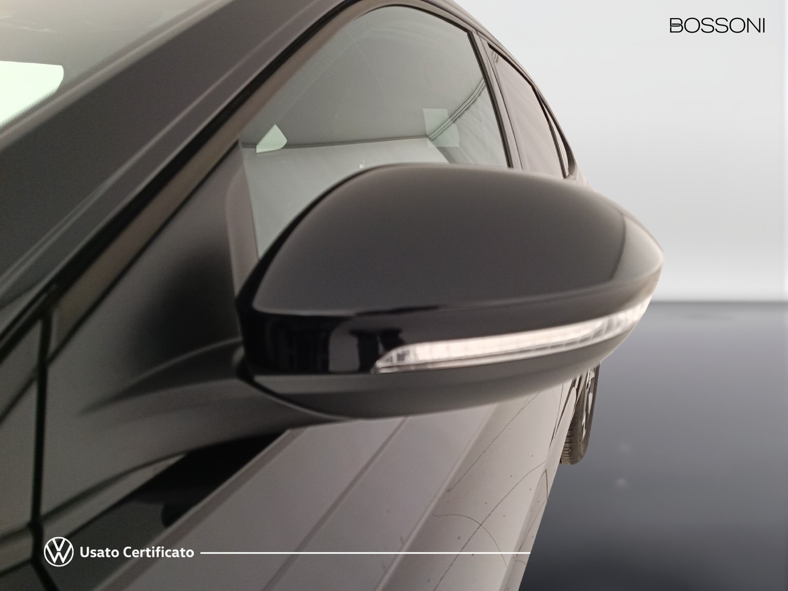 24 - Volkswagen Taigo 1.0 tsi 115cv r-line