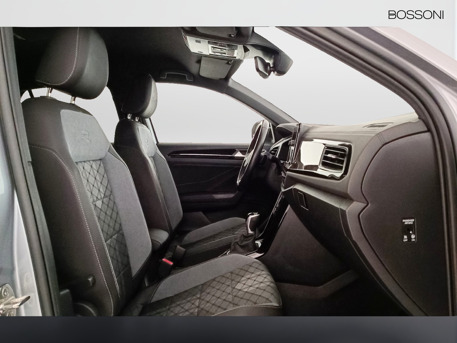 8 - Volkswagen T-Roc 2.0 tdi scr 150cv r line dsg