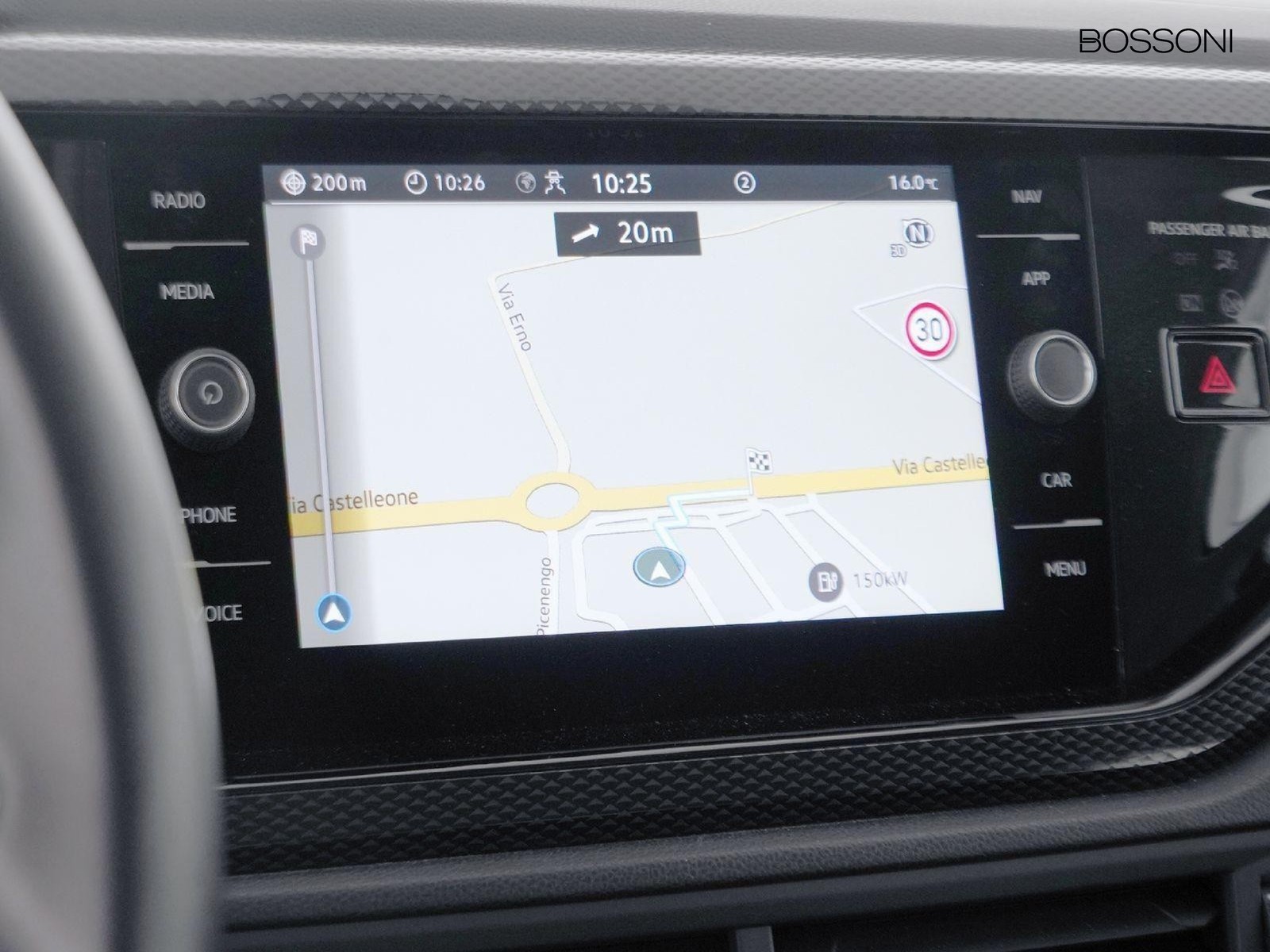 28 - Volkswagen Taigo 1.0 tsi 115cv life