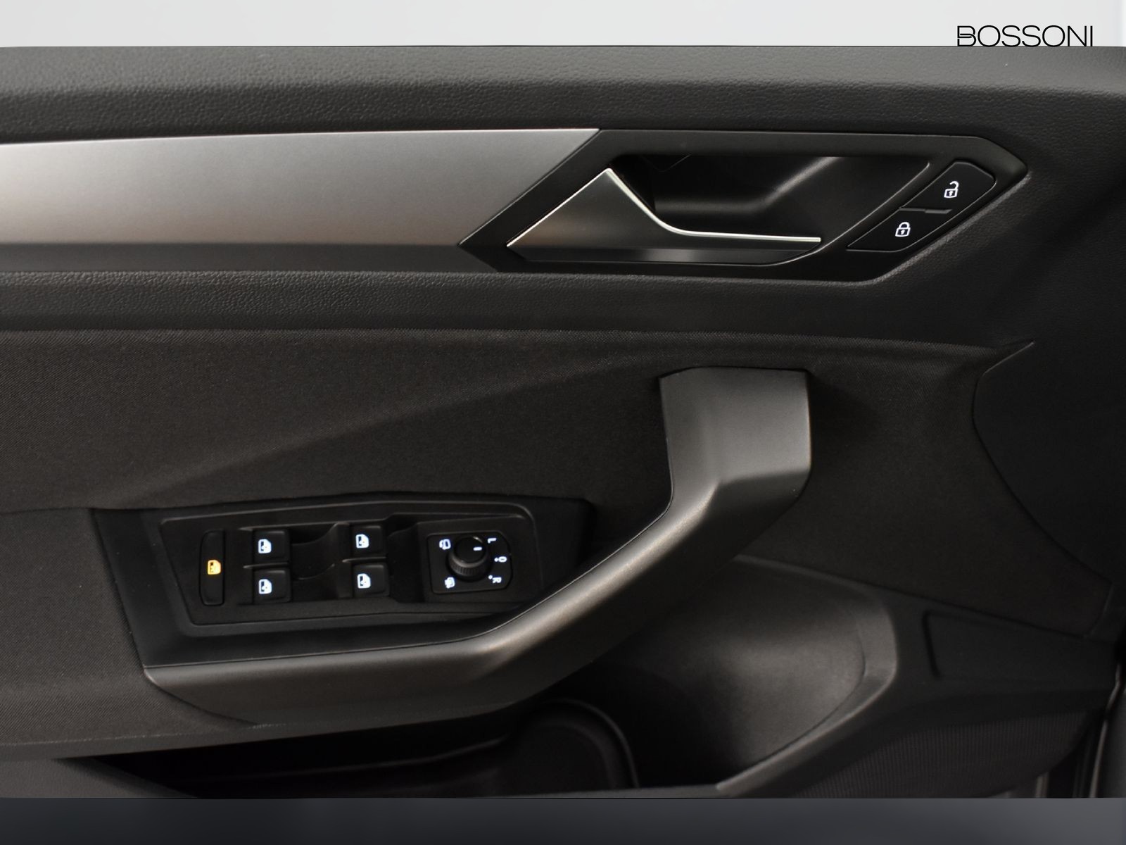 16 - Volkswagen T-Roc 2.0 tdi scr 150cv life dsg