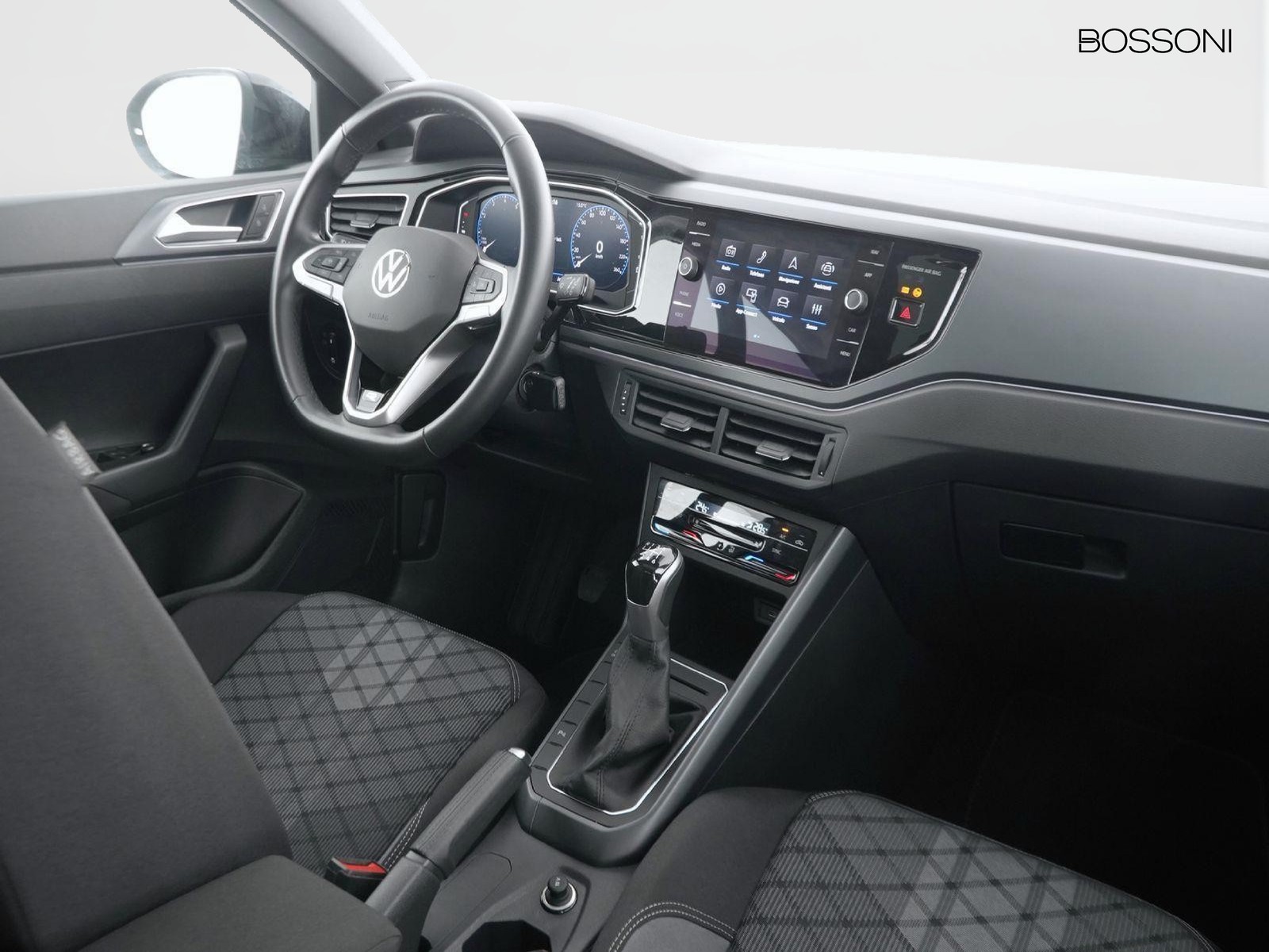 6 - Volkswagen Taigo 1.0 tsi 115cv r-line