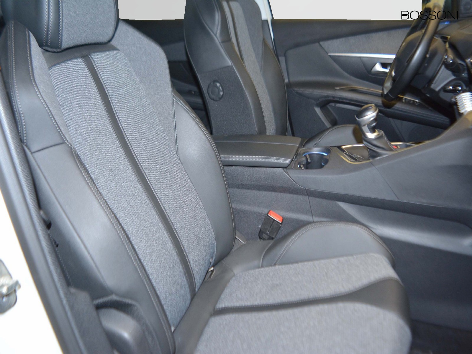 5 - Peugeot 3008 1.5 bluehdi 130cv allure s&s