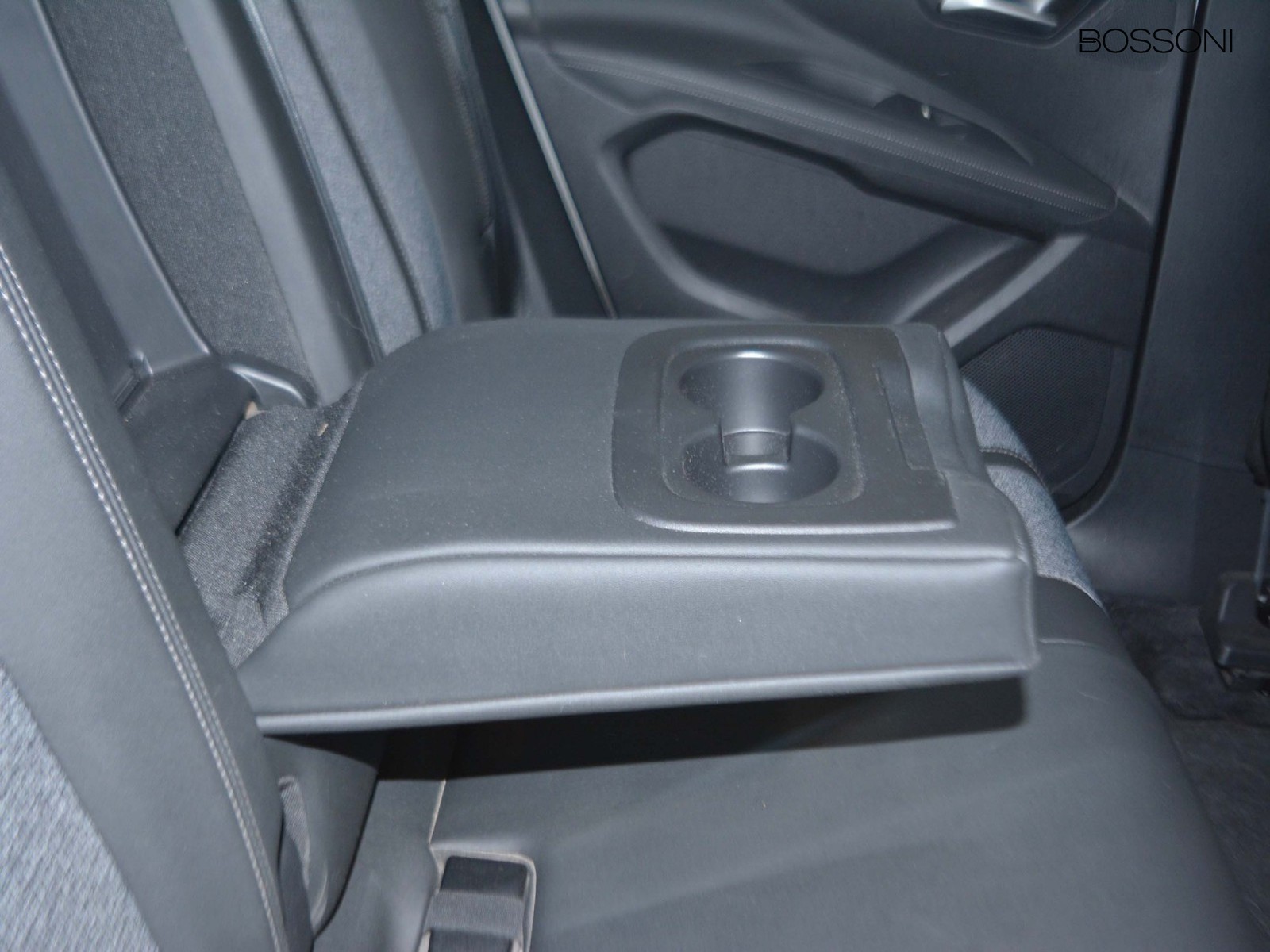 6 - Peugeot 3008 1.5 bluehdi 130cv allure s&s