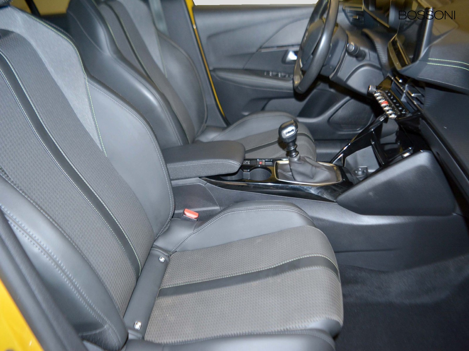 5 - Peugeot 208 5 porte 1.2 puretech gt s&s