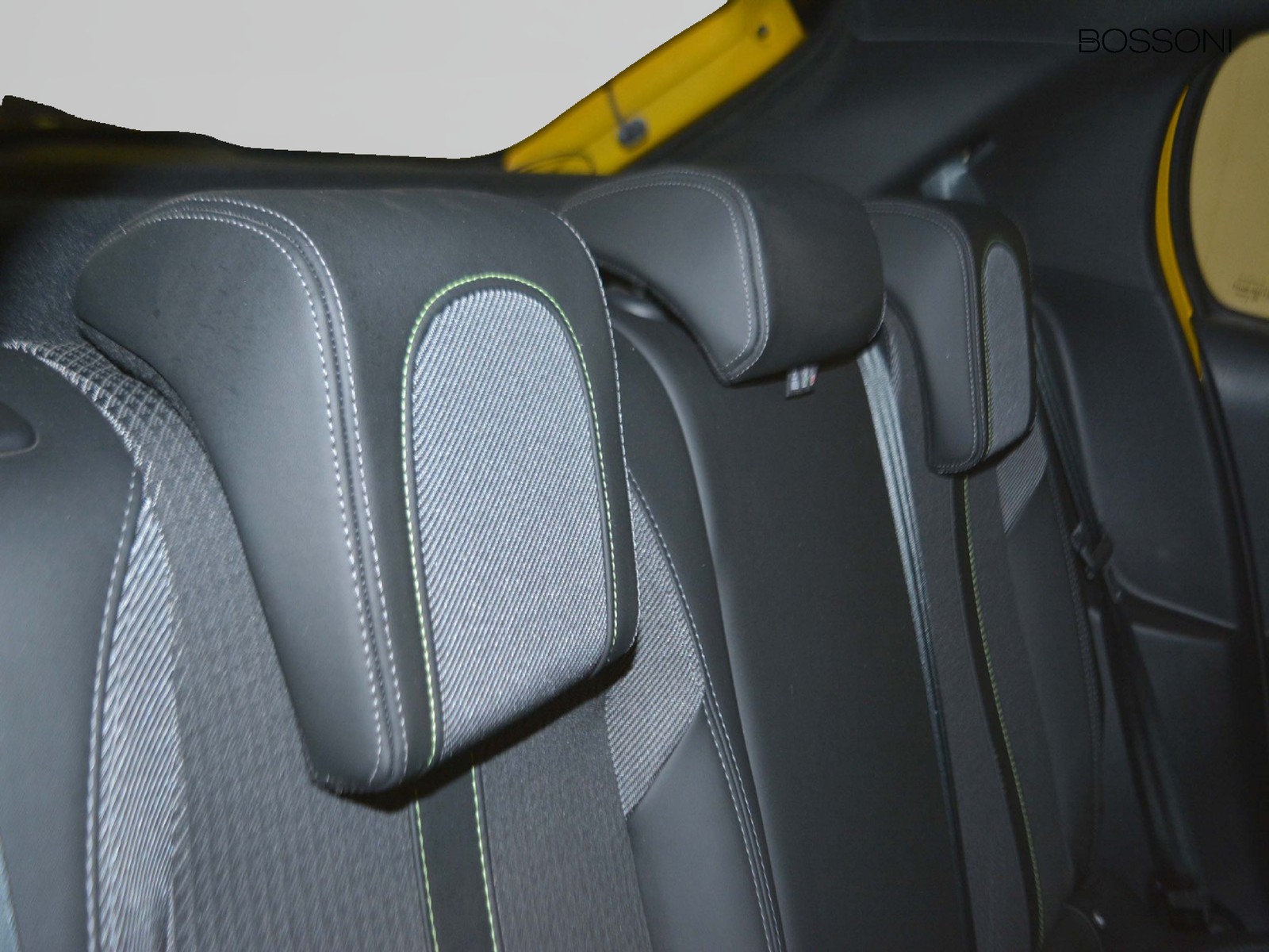 6 - Peugeot 208 5 porte 1.2 puretech gt s&s