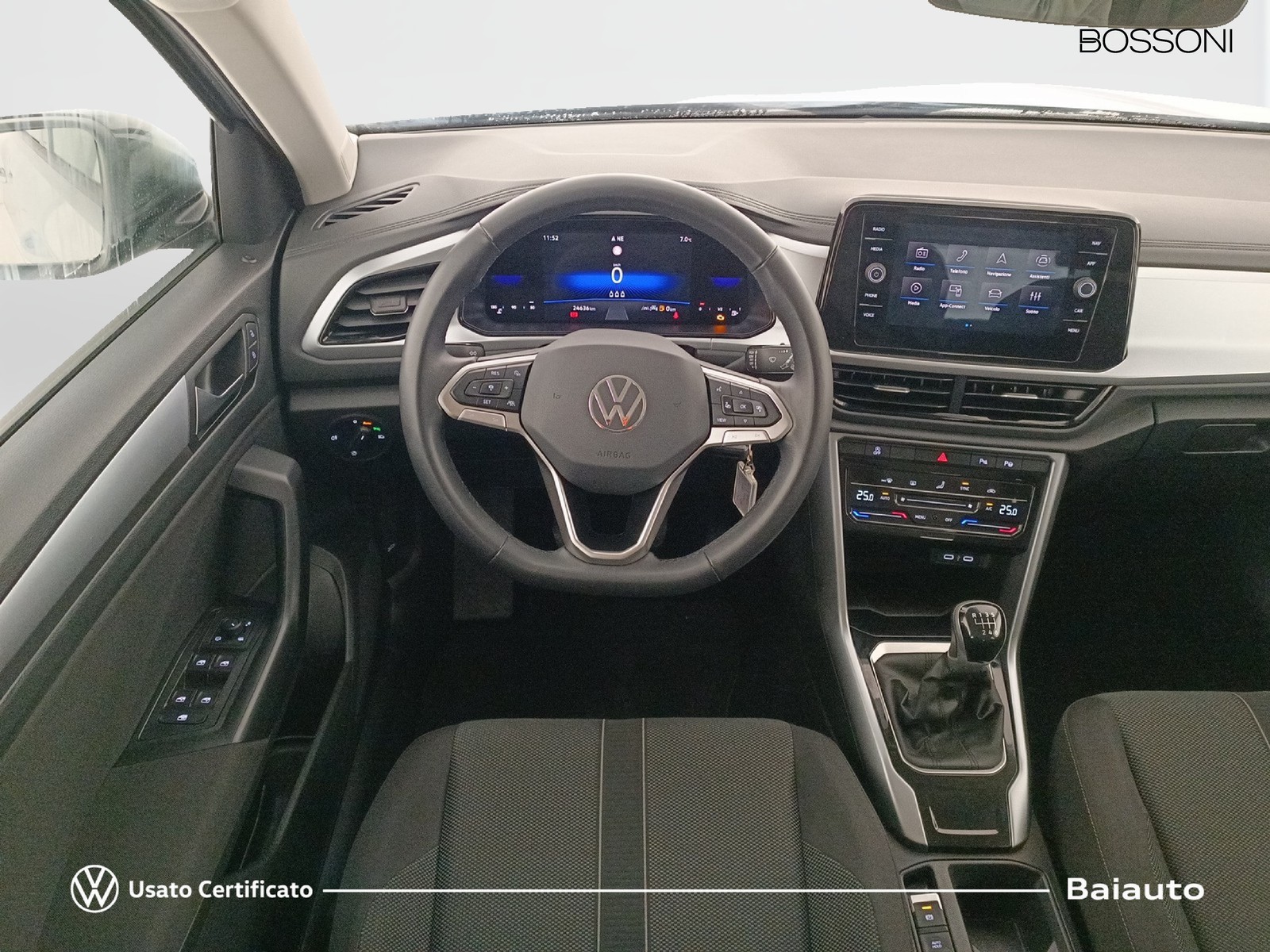 8 - Volkswagen T-Roc 2.0 tdi scr 115cv life