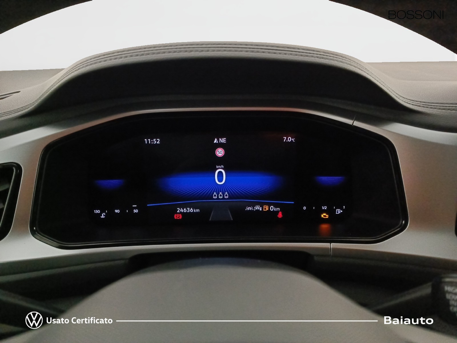 9 - Volkswagen T-Roc 2.0 tdi scr 115cv life