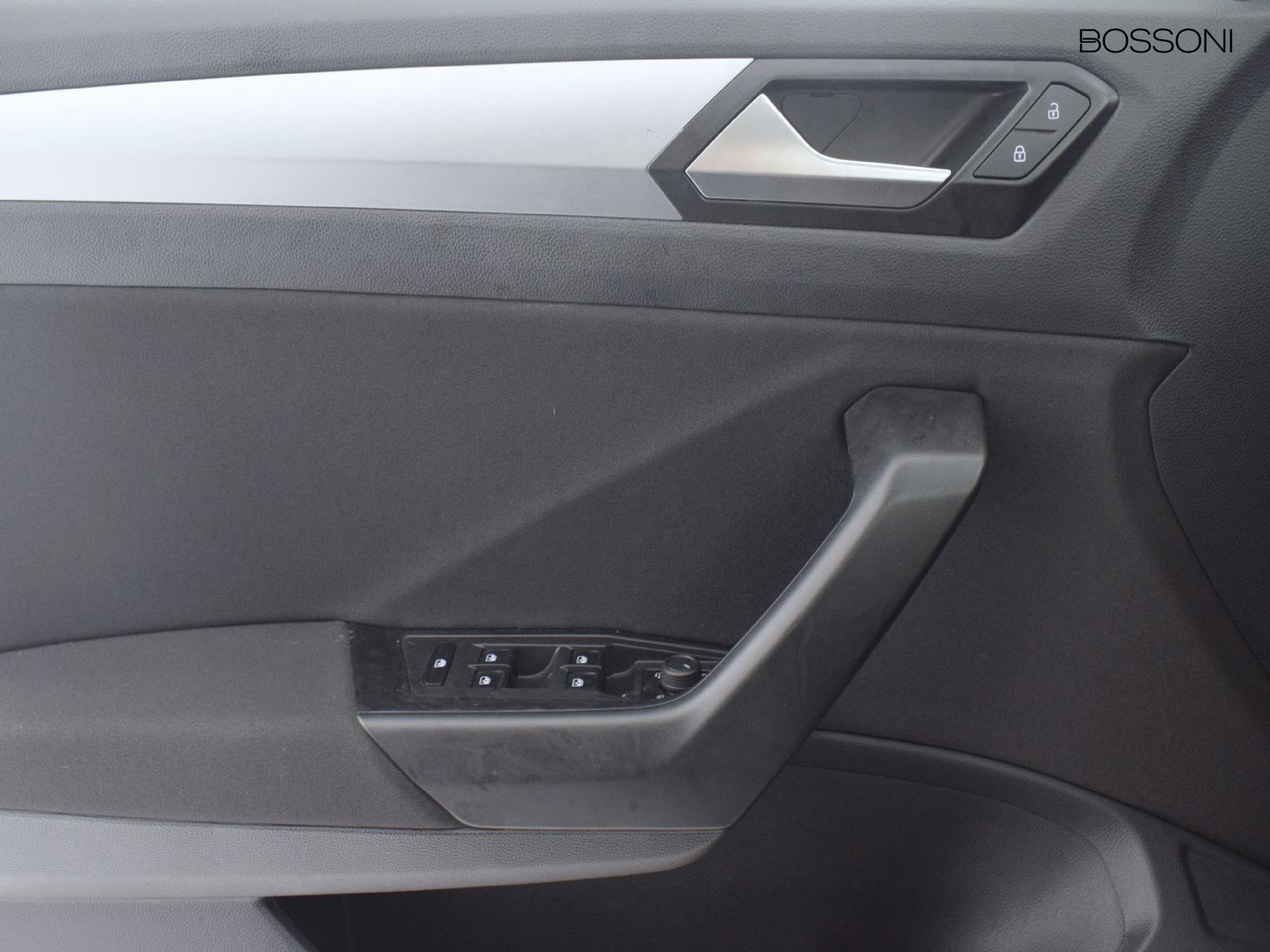 17 - Volkswagen T-Roc 2.0 tdi scr 115cv life