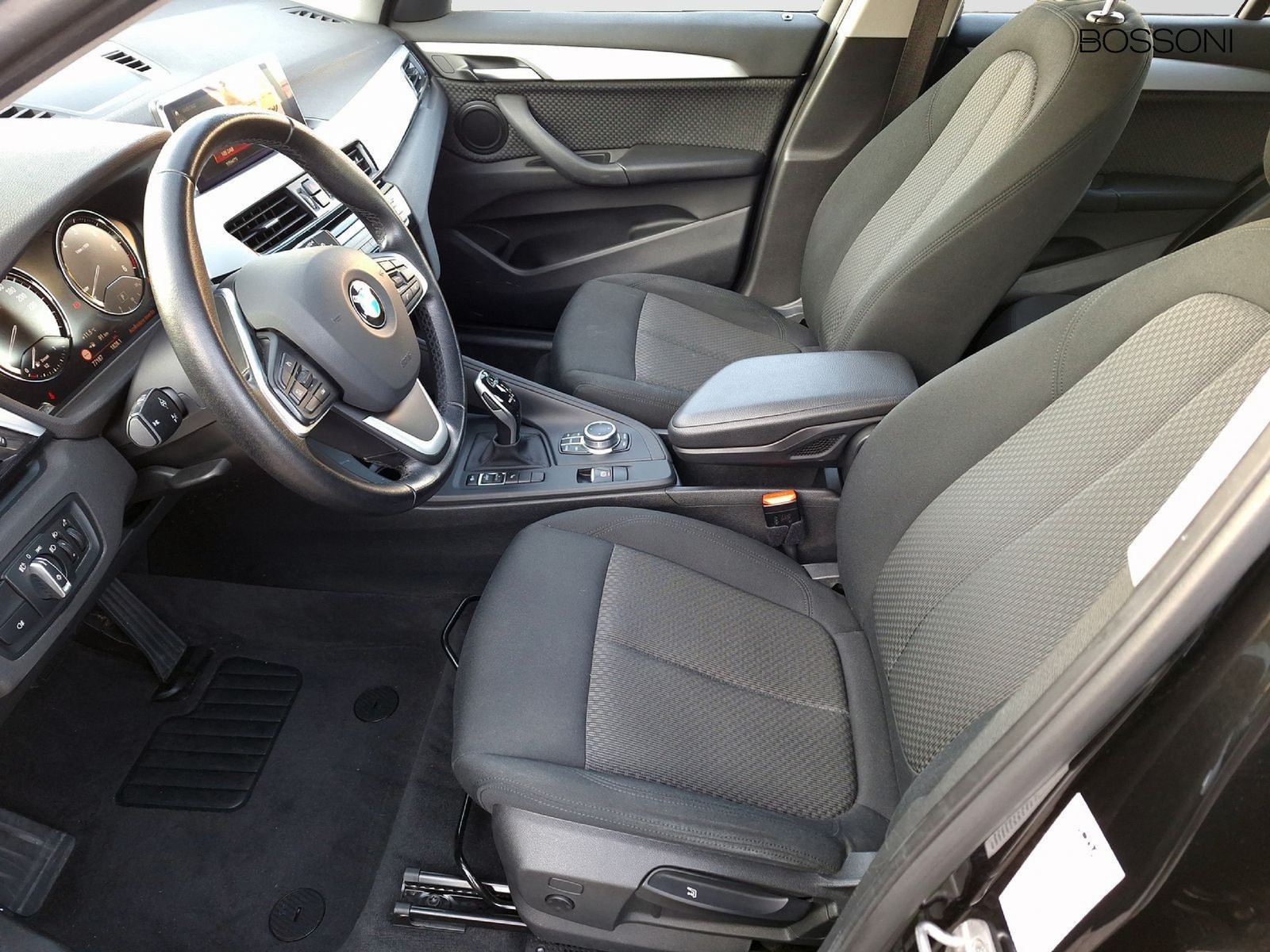 11 - BMW X1 18d sdrive business advantage steptronic