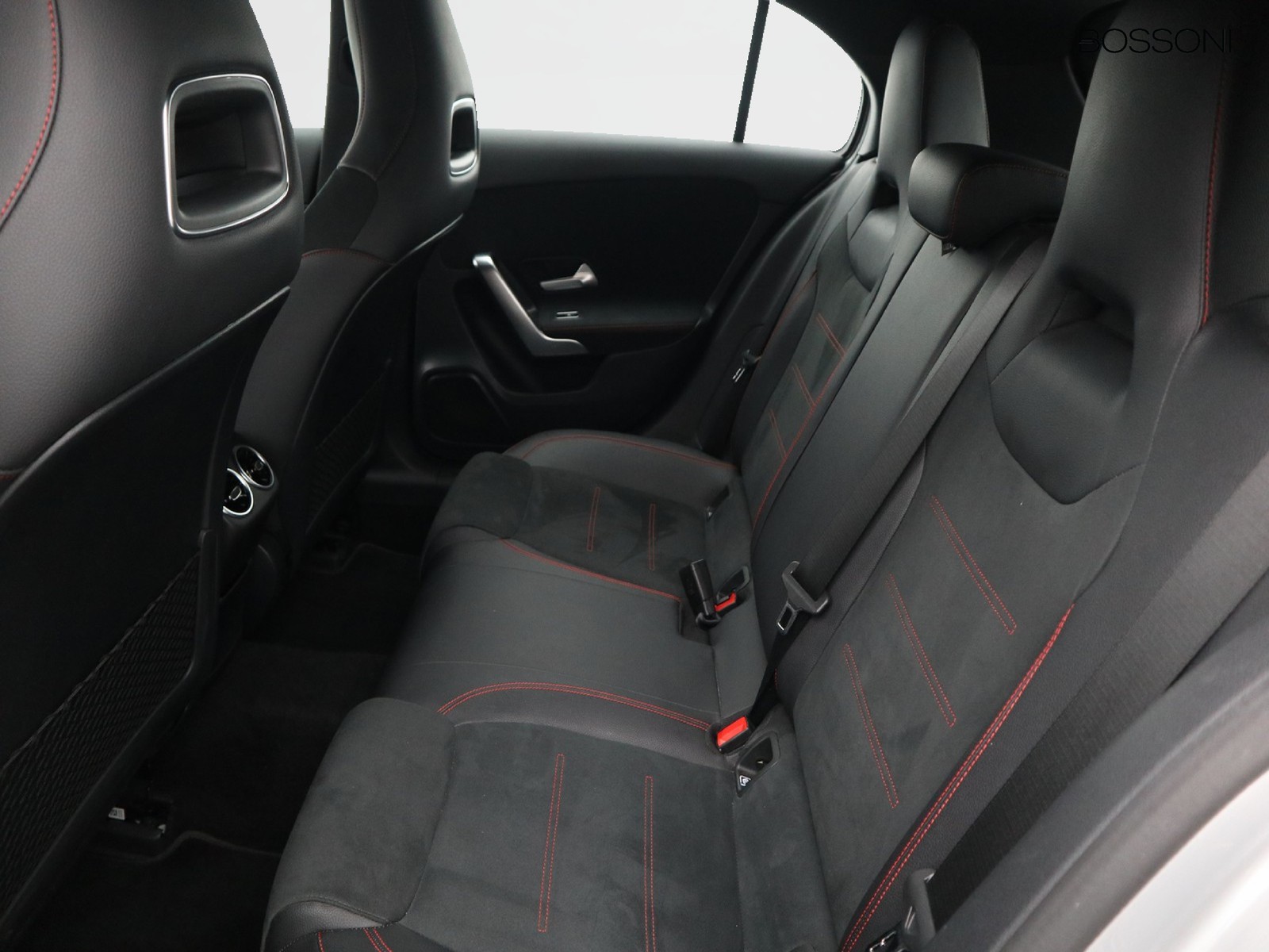 8 - Mercedes Classe A 200 premium 7g-dct