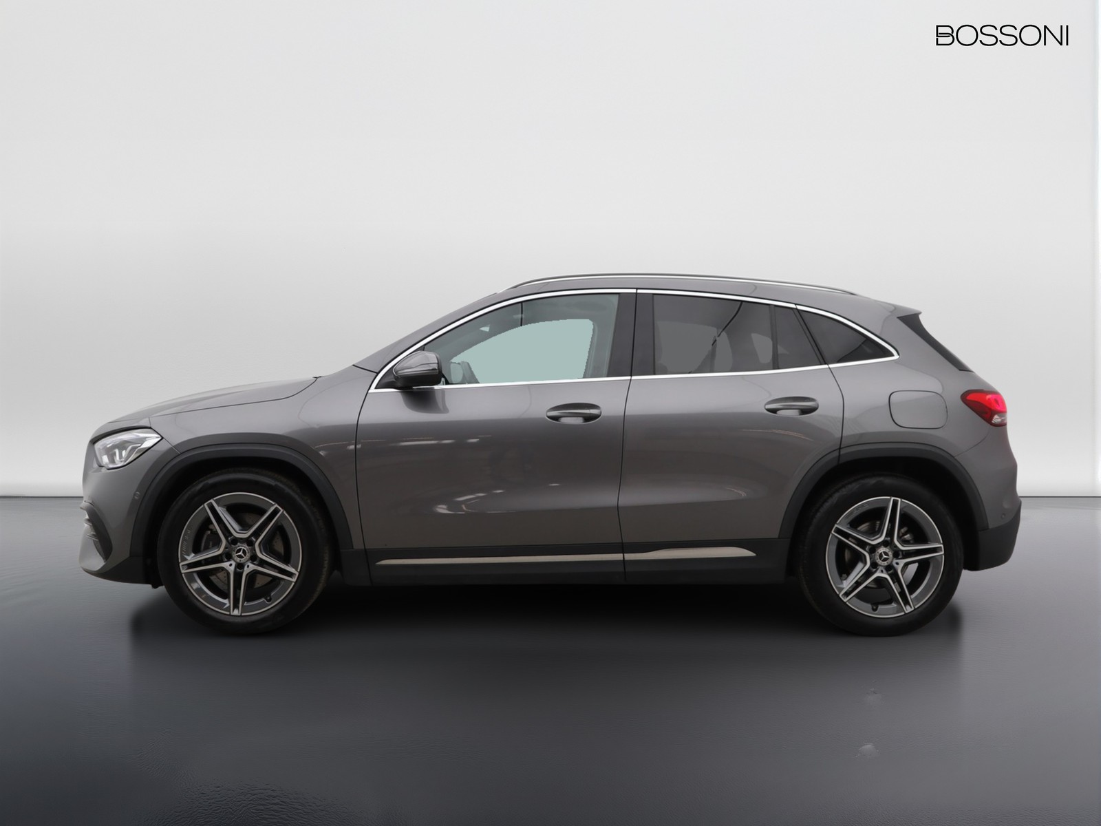 3 - Mercedes GLA 200 d premium 8g-dct