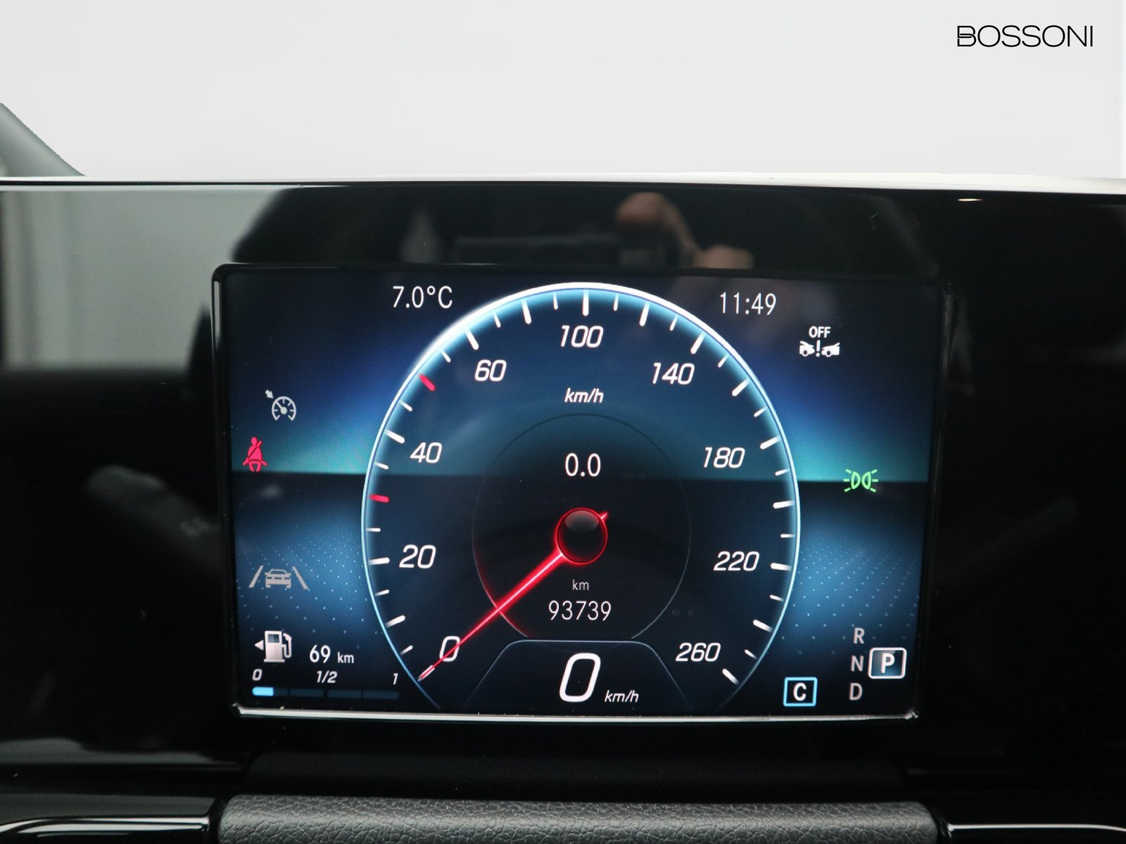 9 - Mercedes GLA 200 d premium 8g-dct