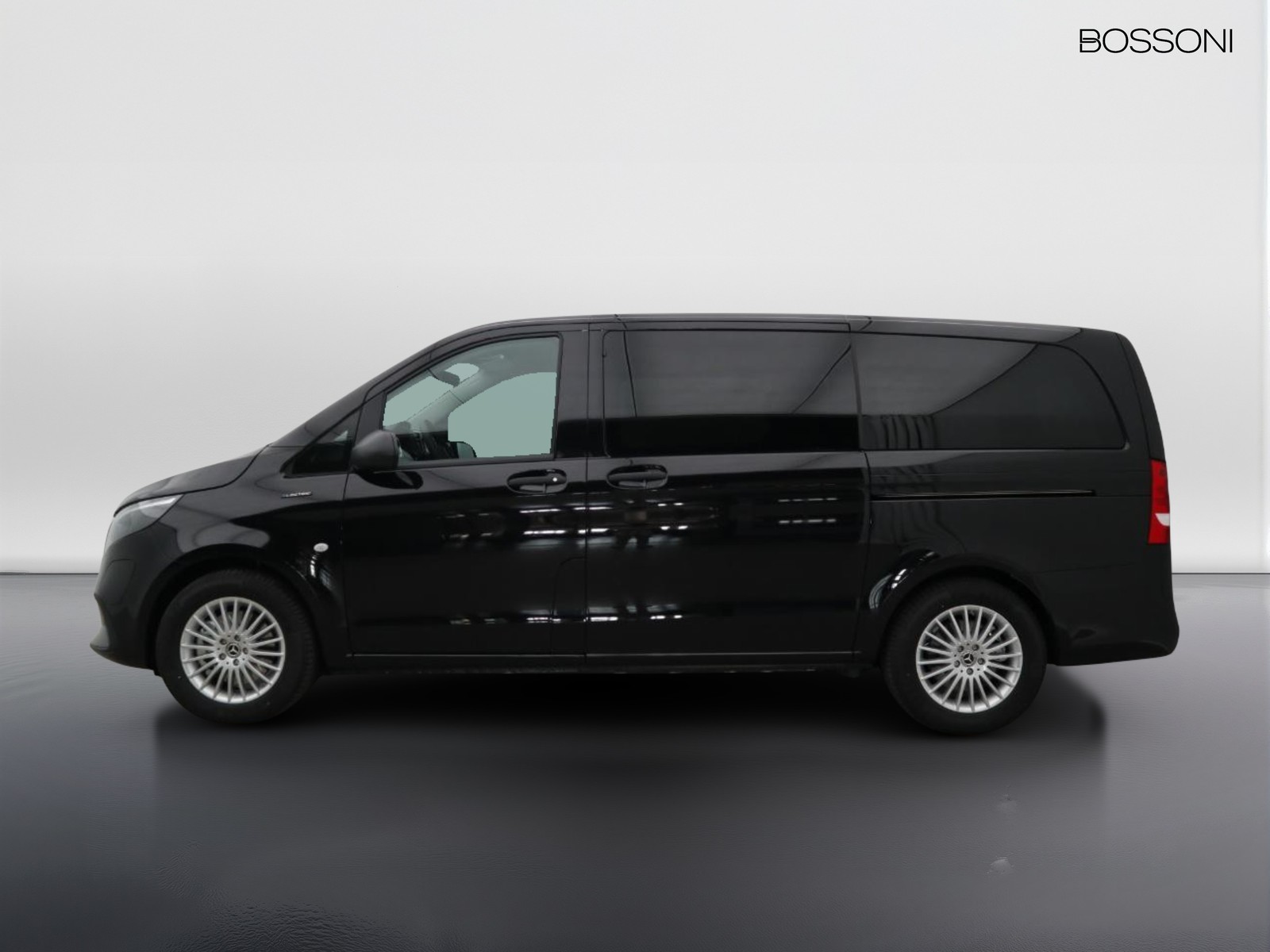 3 - Mercedes Vans Vito etourer 129 long 90kwh