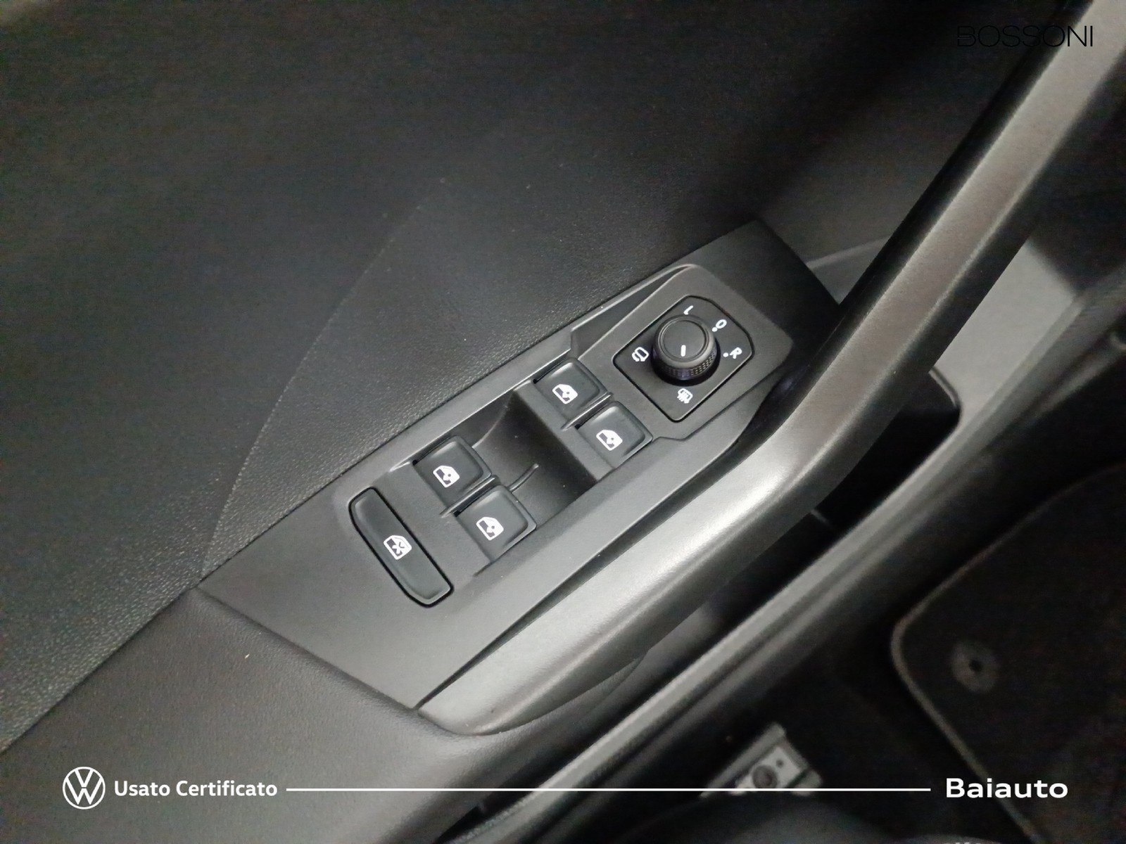 17 - Volkswagen T-Cross 1.0 tsi 115cv life dsg