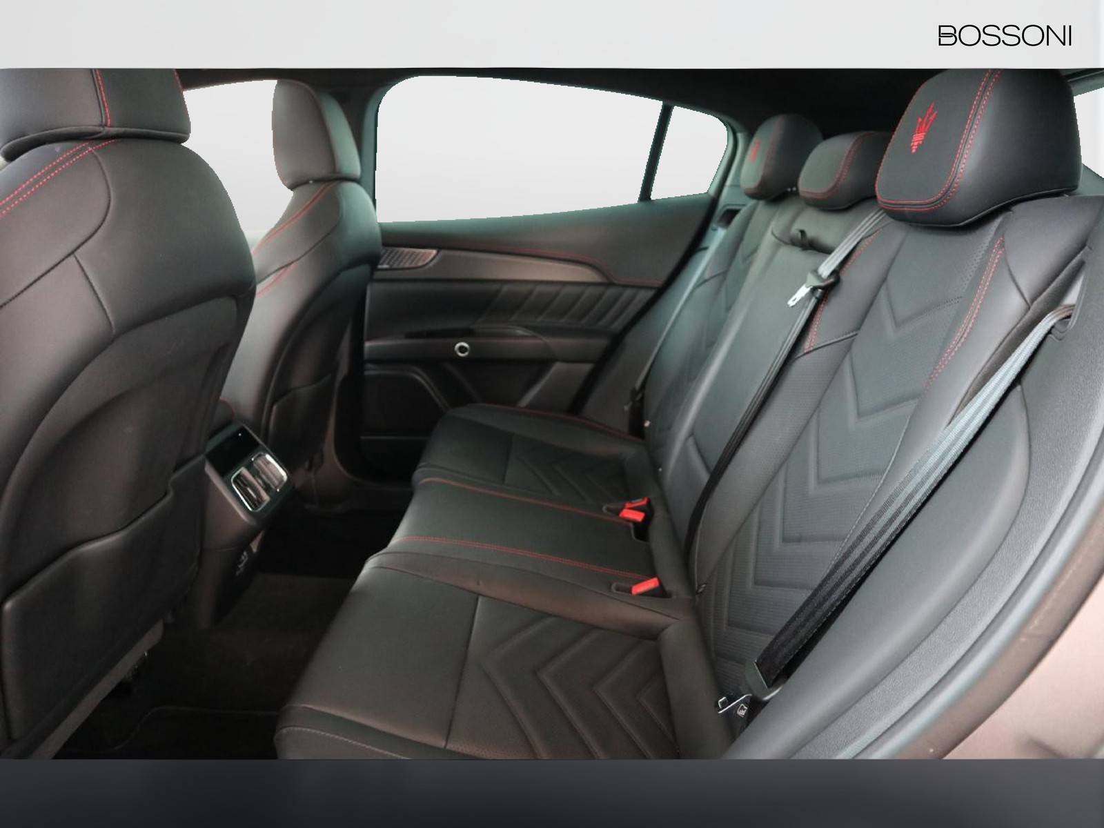 8 - Maserati Grecale 3.0 v6 v6 530cv trofeo awd