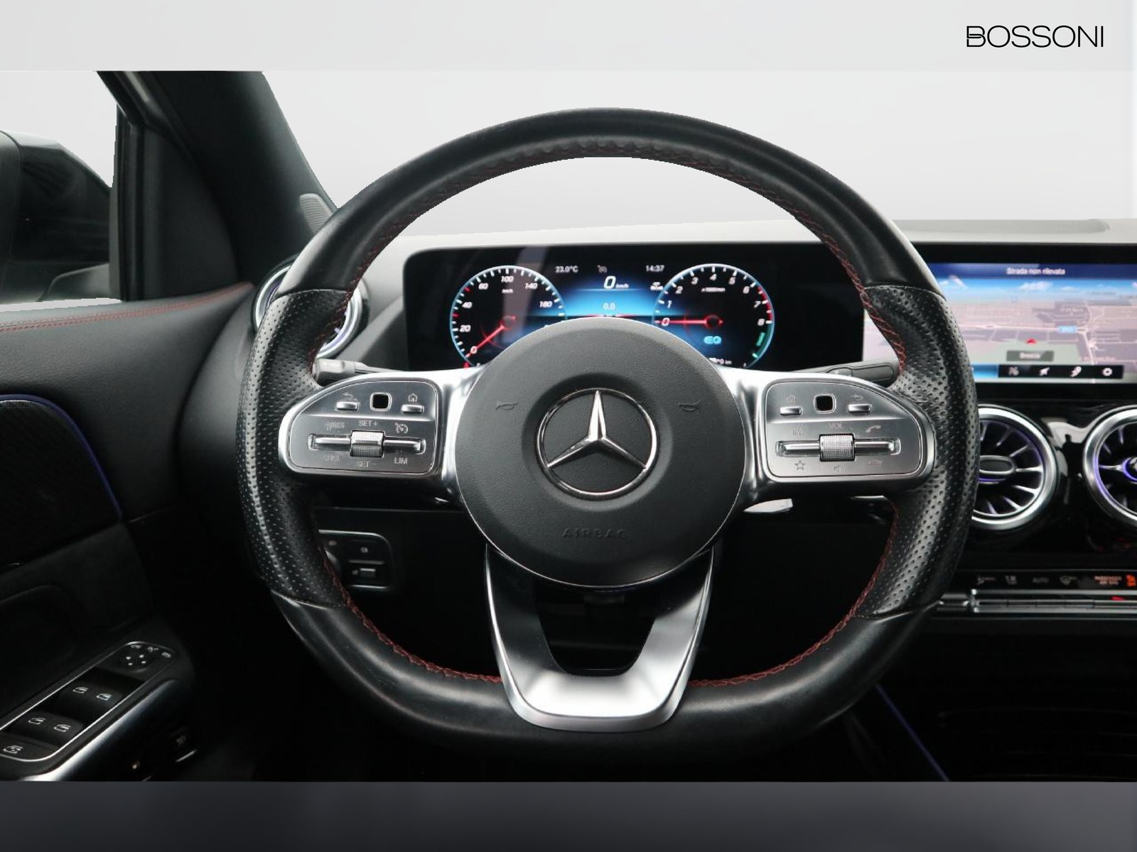 16 - Mercedes GLA 250 e plug in hybrid (e eq-power) premium 8g-dct