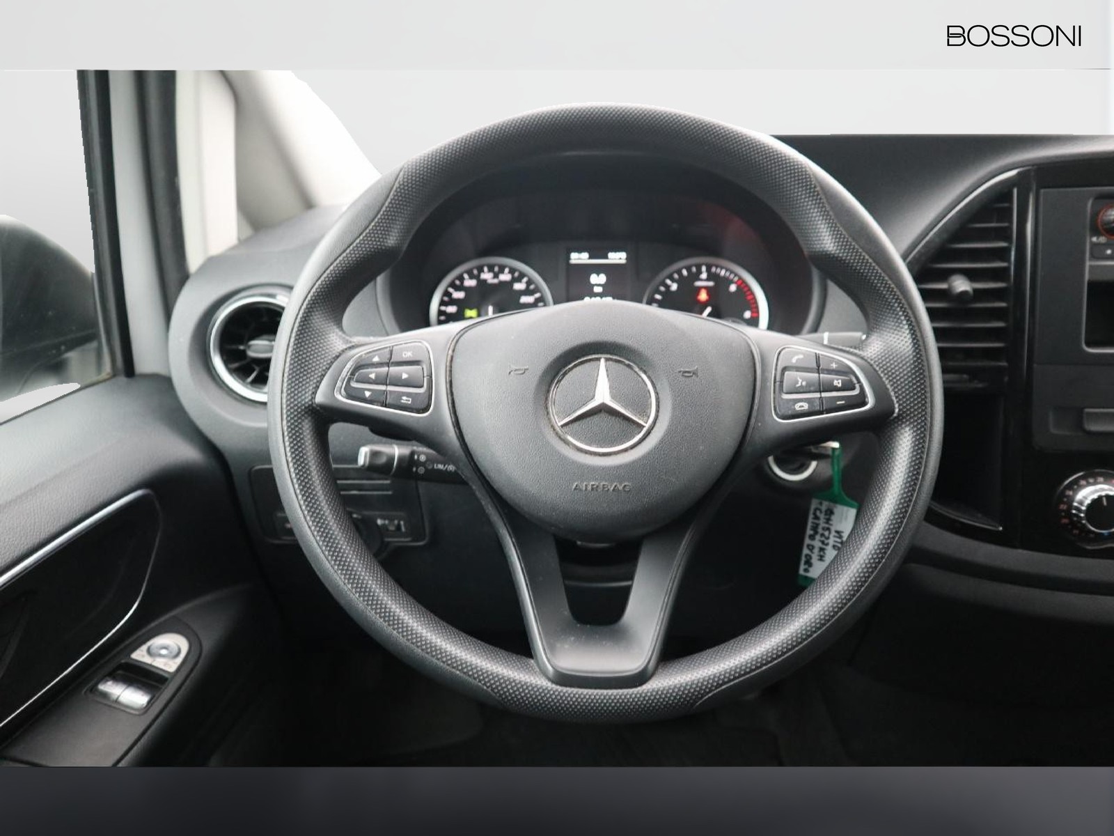 14 - Mercedes Vans Vito 114 cdi long mixto auto my20