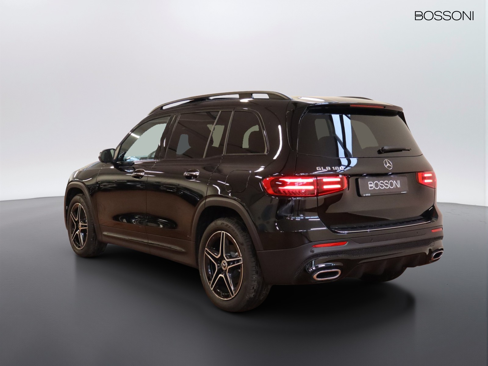 5 - Mercedes GLB 180 amg line premium 7g-dct