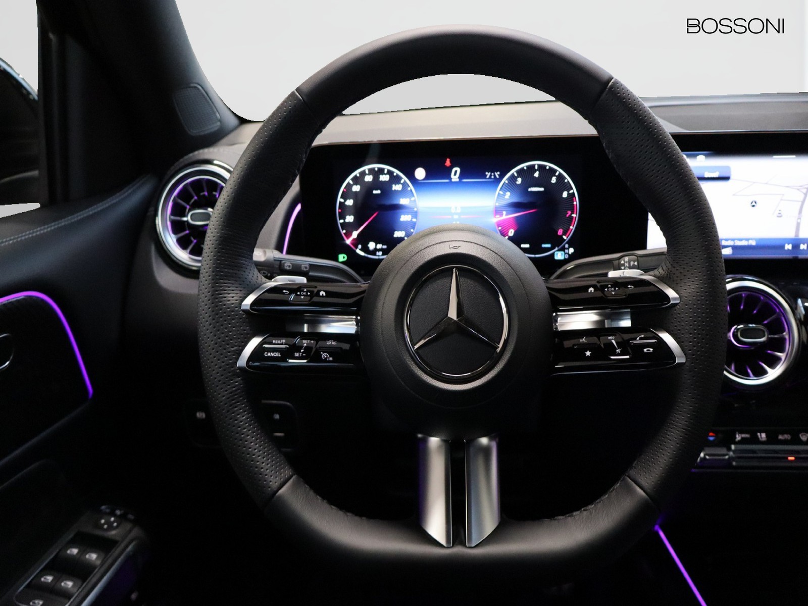 18 - Mercedes GLB 180 amg line premium 7g-dct