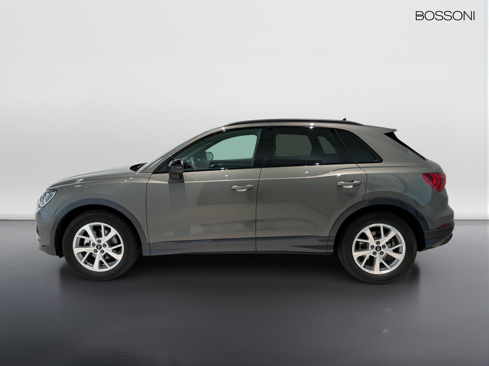 4 - Audi Q3 35 2.0 tdi business advanced s tronic