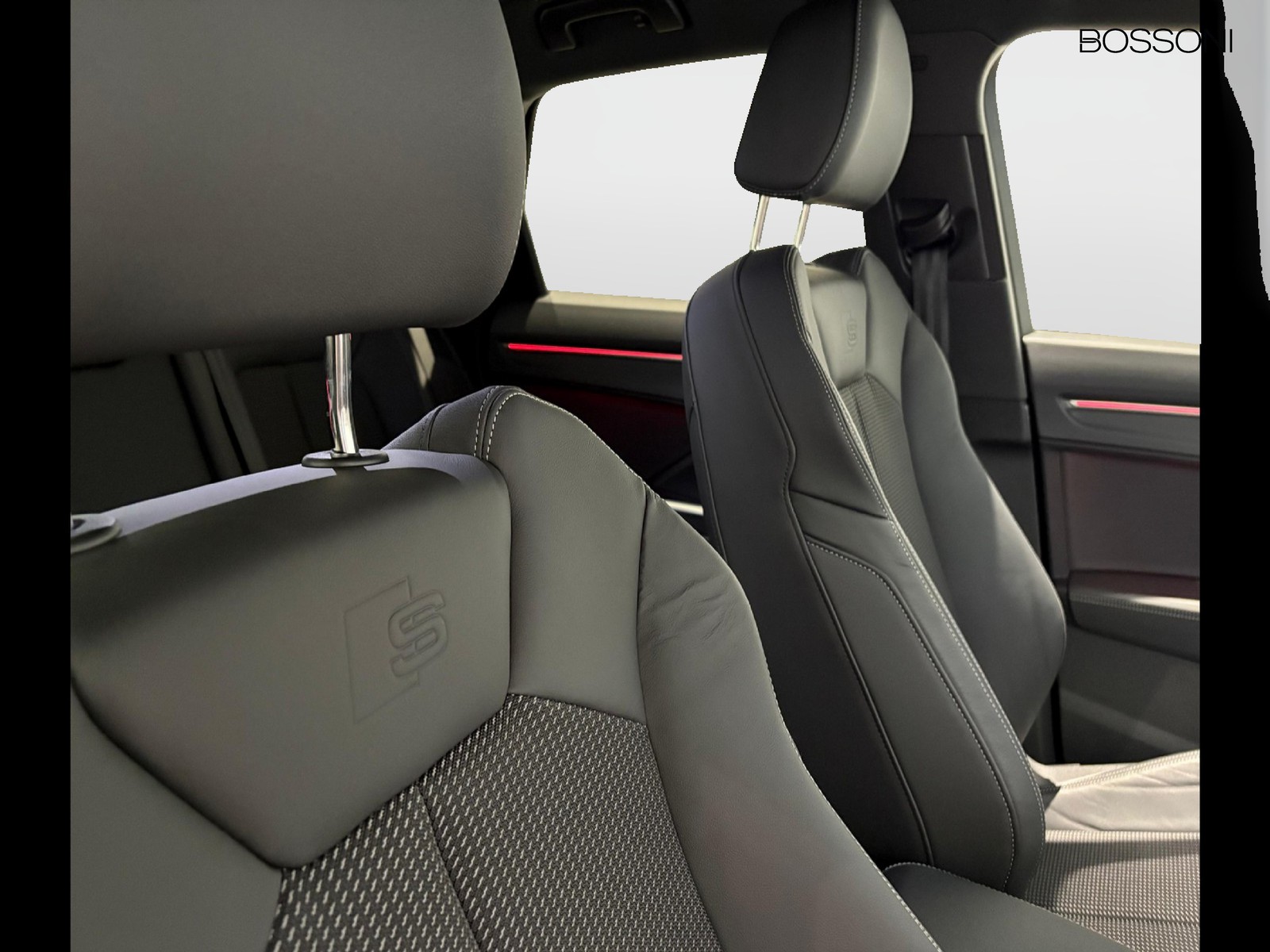 24 - Audi Q3 35 2.0 tdi business advanced s tronic