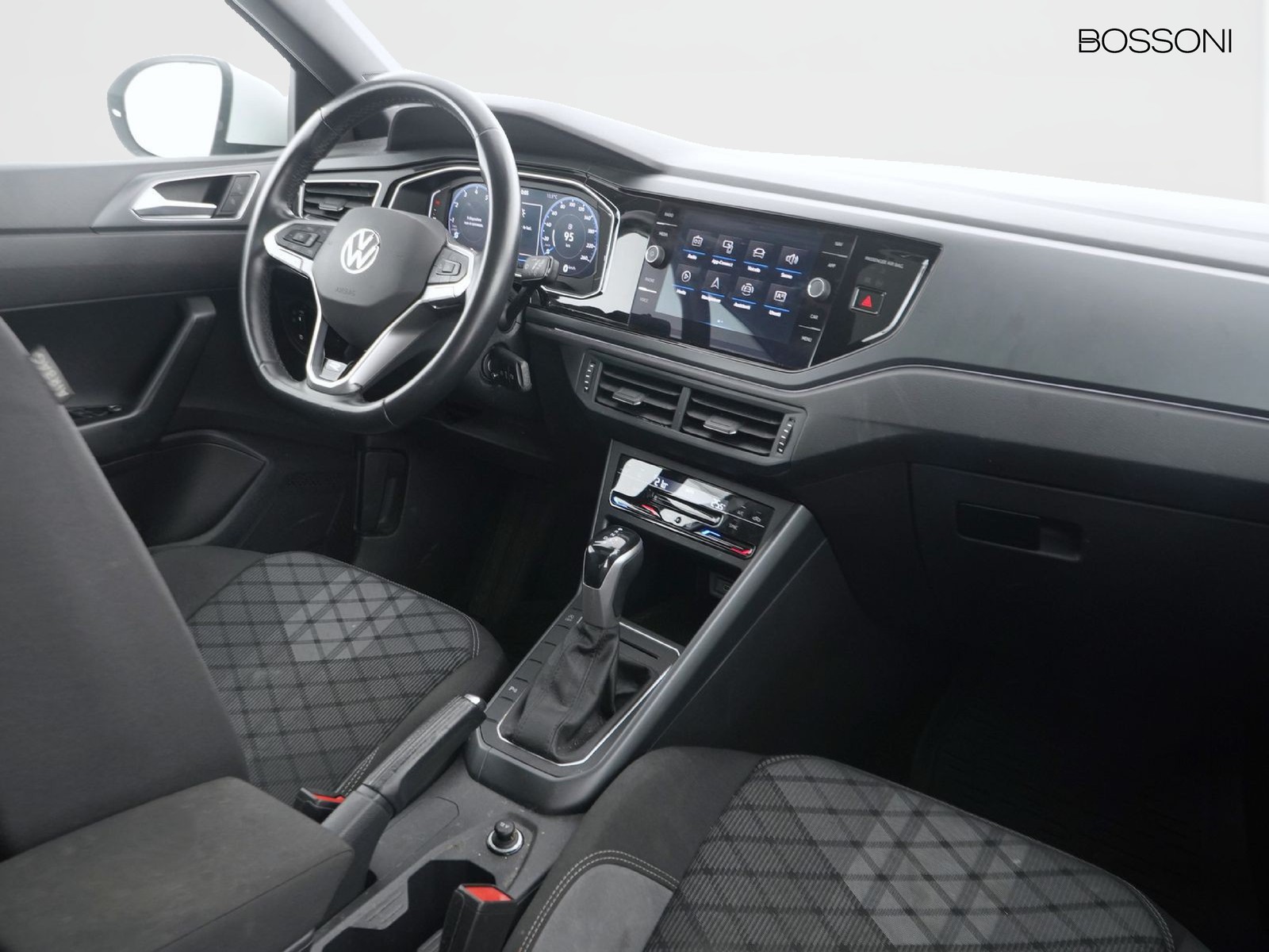 6 - Volkswagen Taigo 1.5 tsi act 150cv r-line dsg