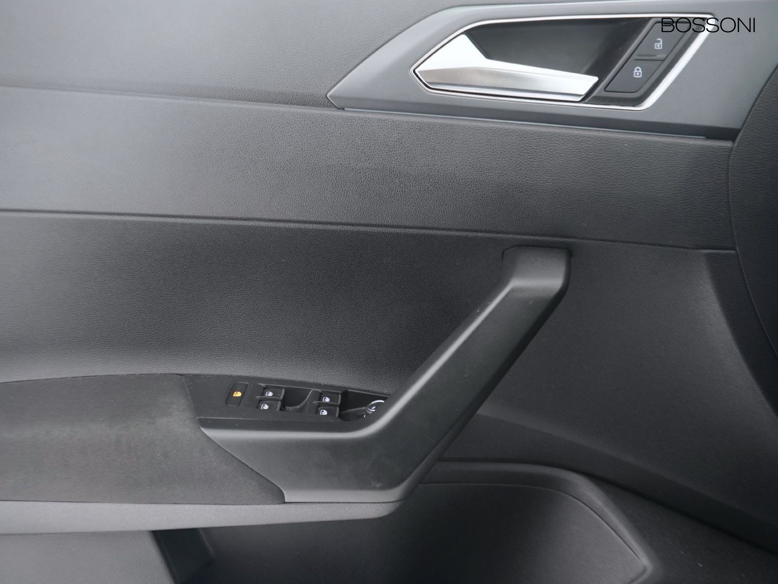 17 - Volkswagen Taigo 1.5 tsi act 150cv r-line dsg