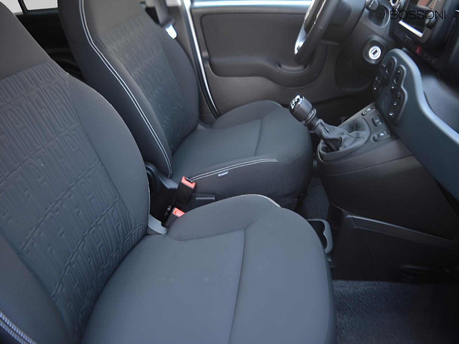 5 - Fiat Panda cross 1.0 firefly hybrid 70cv s&s 5p.ti