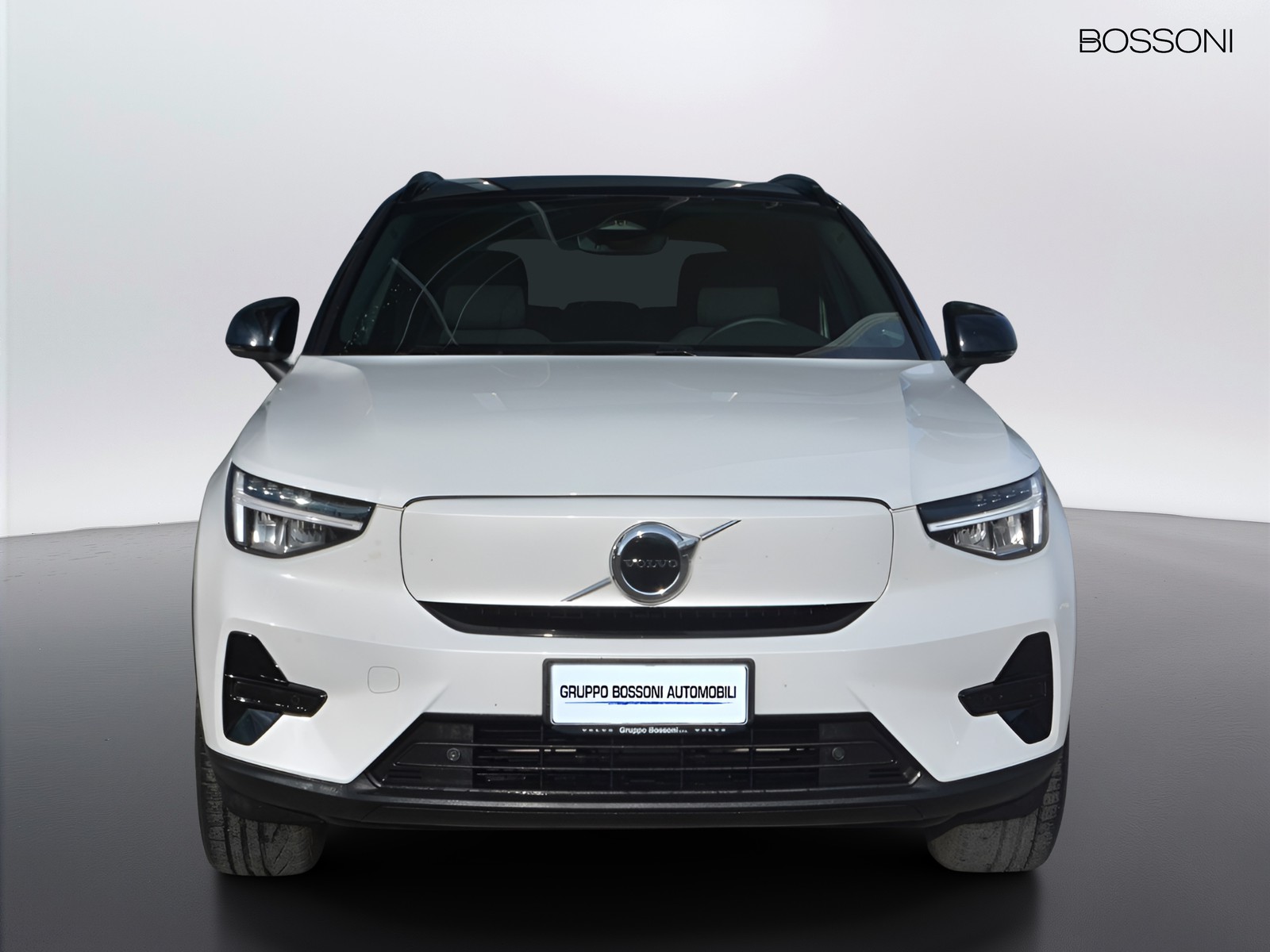 2 - Volvo XC40 single motor plus rwd edt