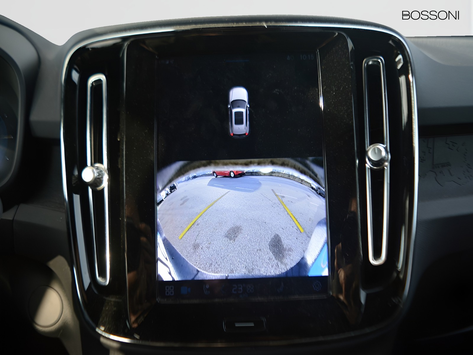 21 - Volvo XC40 single motor plus rwd edt