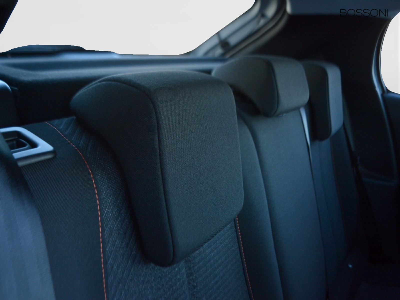 6 - Peugeot 208 1.2 puretech 100cv business s&s