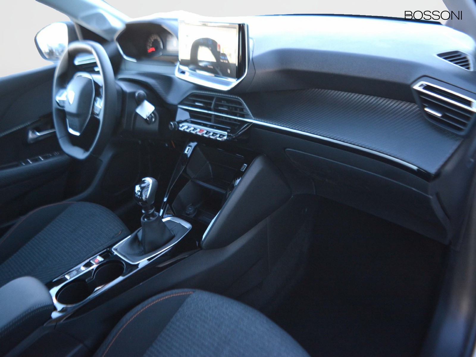 8 - Peugeot 208 1.2 puretech 100cv business s&s