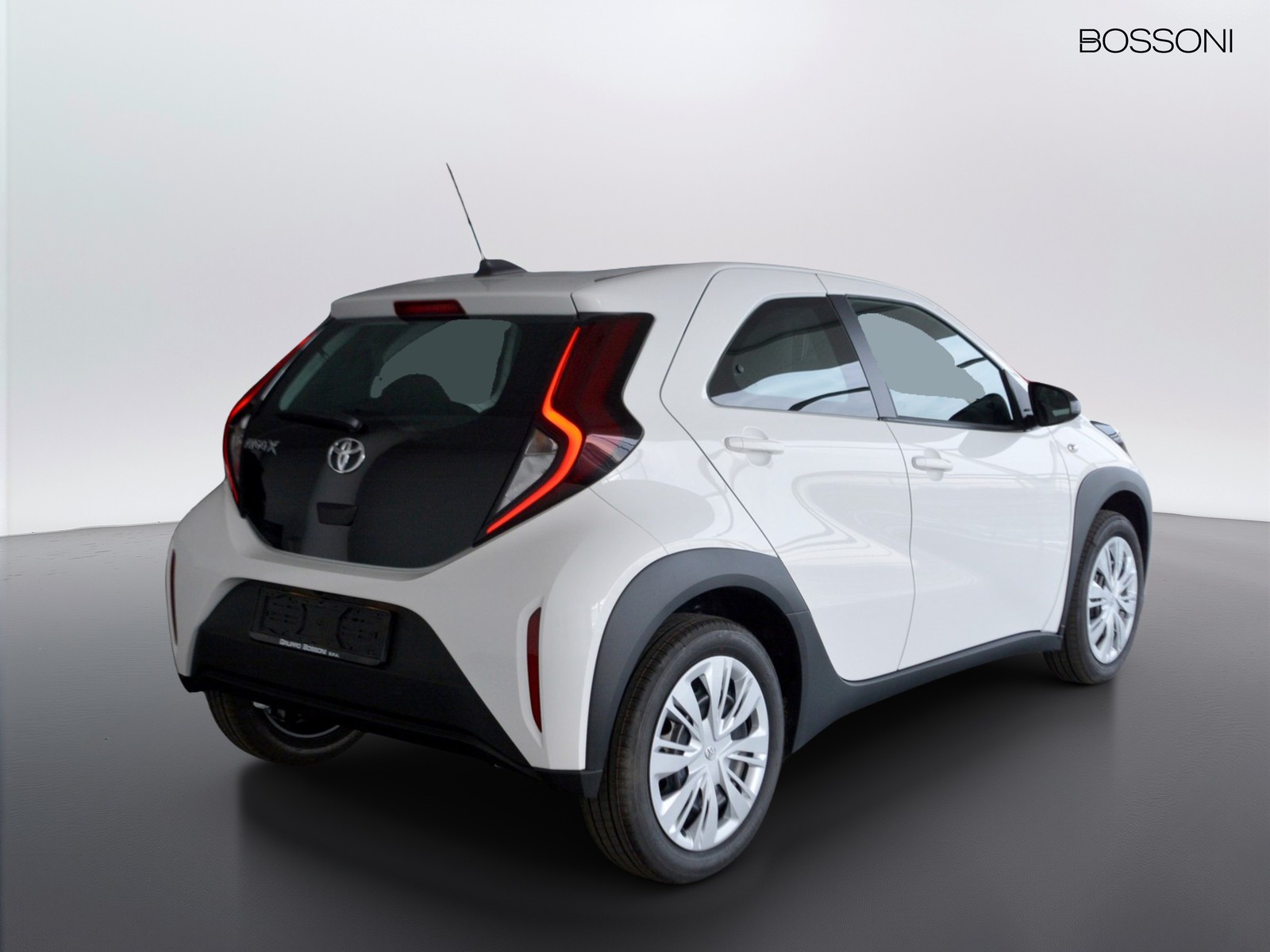 3 - Toyota Aygo x 1.0 72cv active