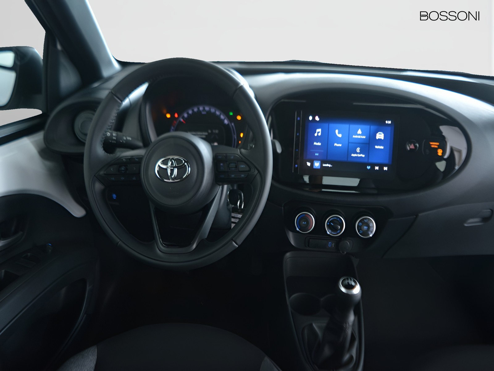 9 - Toyota Aygo x 1.0 72cv active