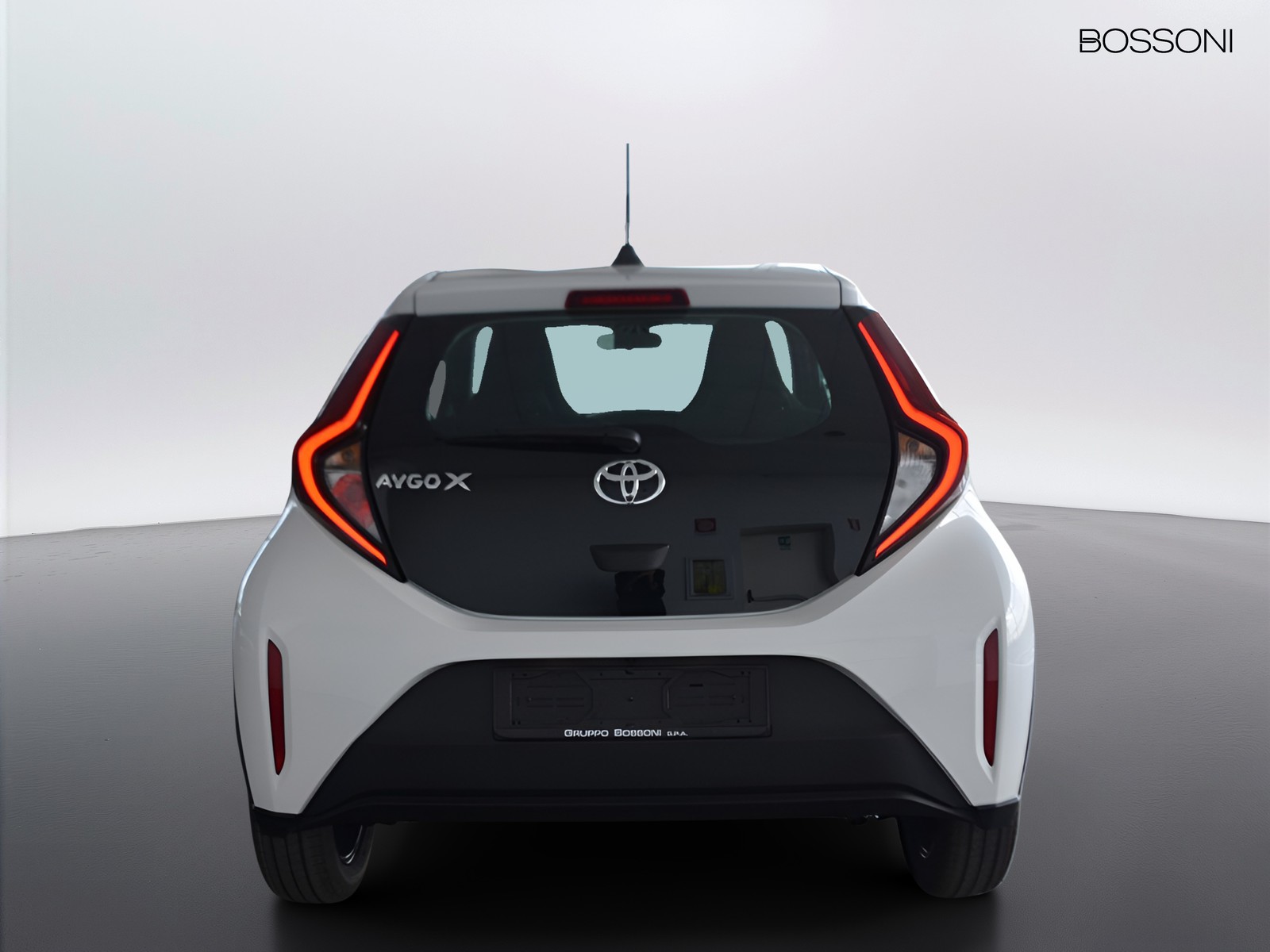 24 - Toyota Aygo x 1.0 72cv active