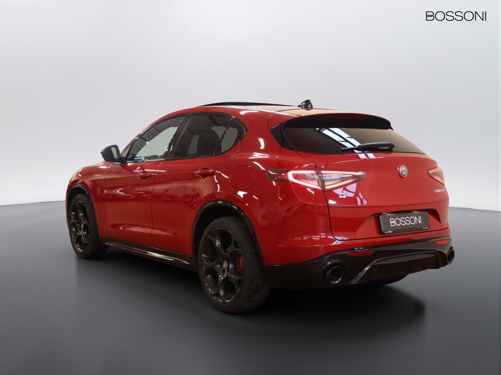5 - Alfa Romeo Stelvio 2.2 turbo 210cv veloce q4 at8