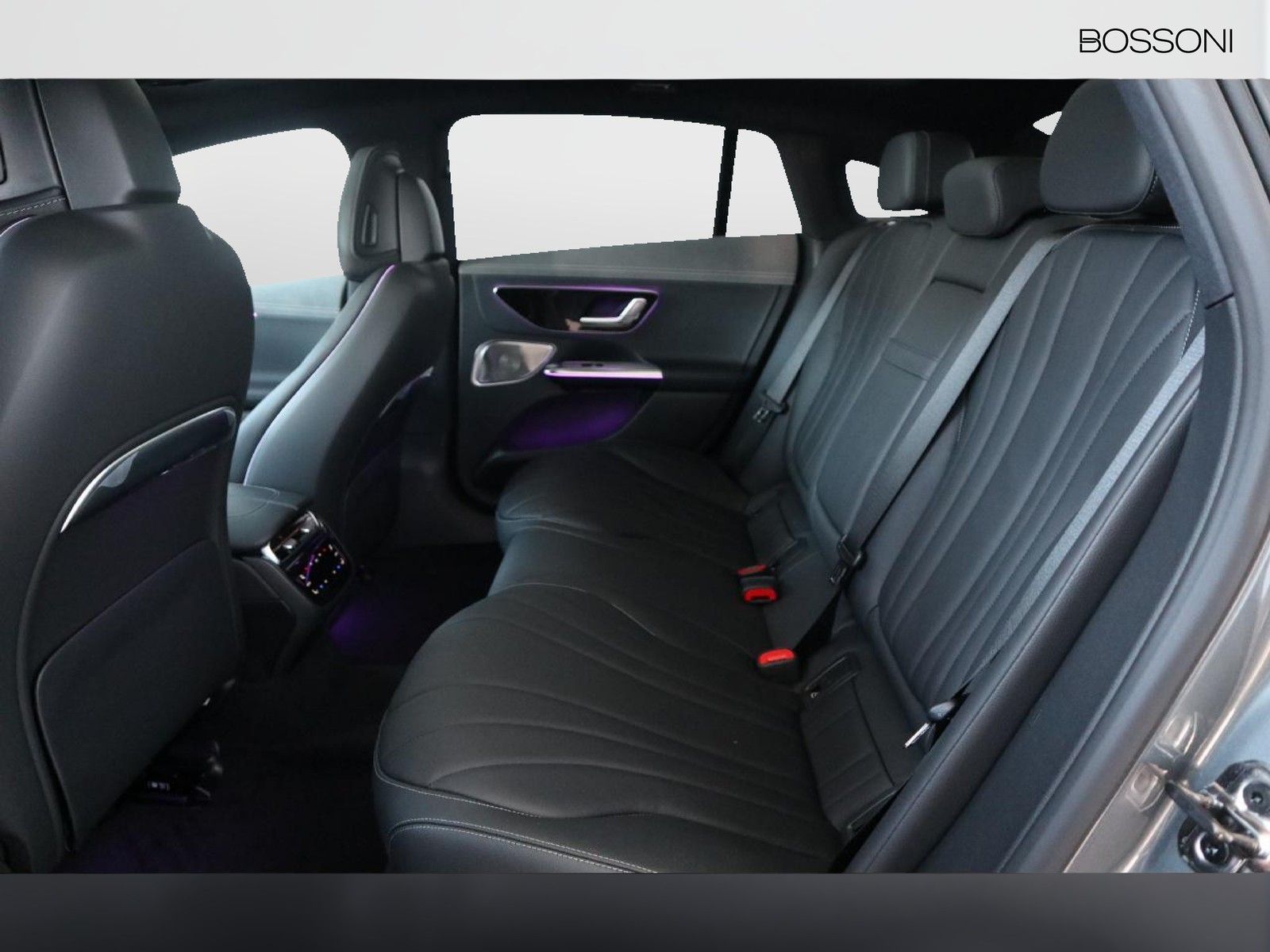 8 - Mercedes EQE 350 premium plus 4matic