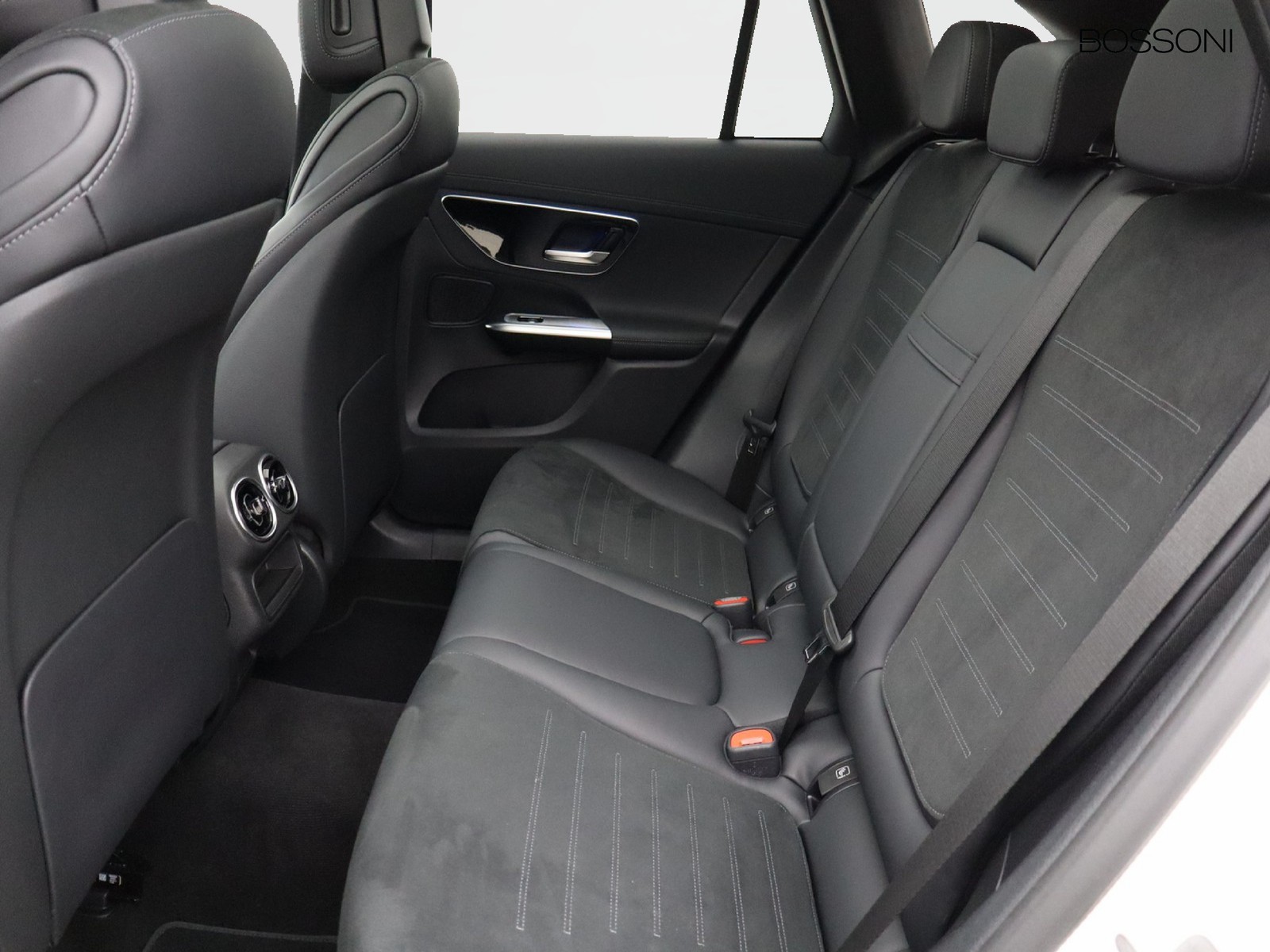 8 - Mercedes GLC suv 300 de plug in hybrid amg line advanced 4matic 9g-tronic