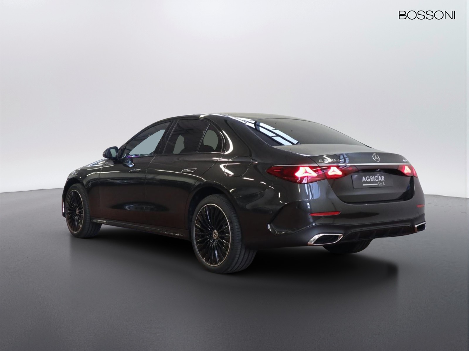 5 - Mercedes Classe E berlina 300 de plug in hybrid amg line premium 4matic 9g-tronic