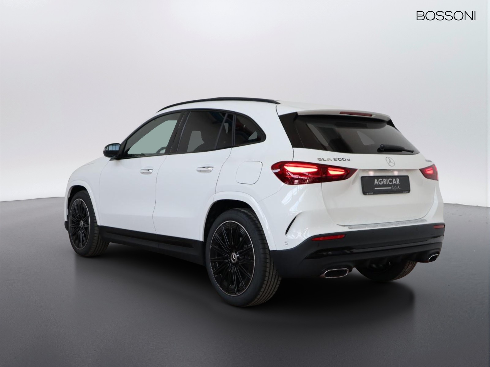 5 - Mercedes GLA 200 d amg line premium 4matic 8g-dct