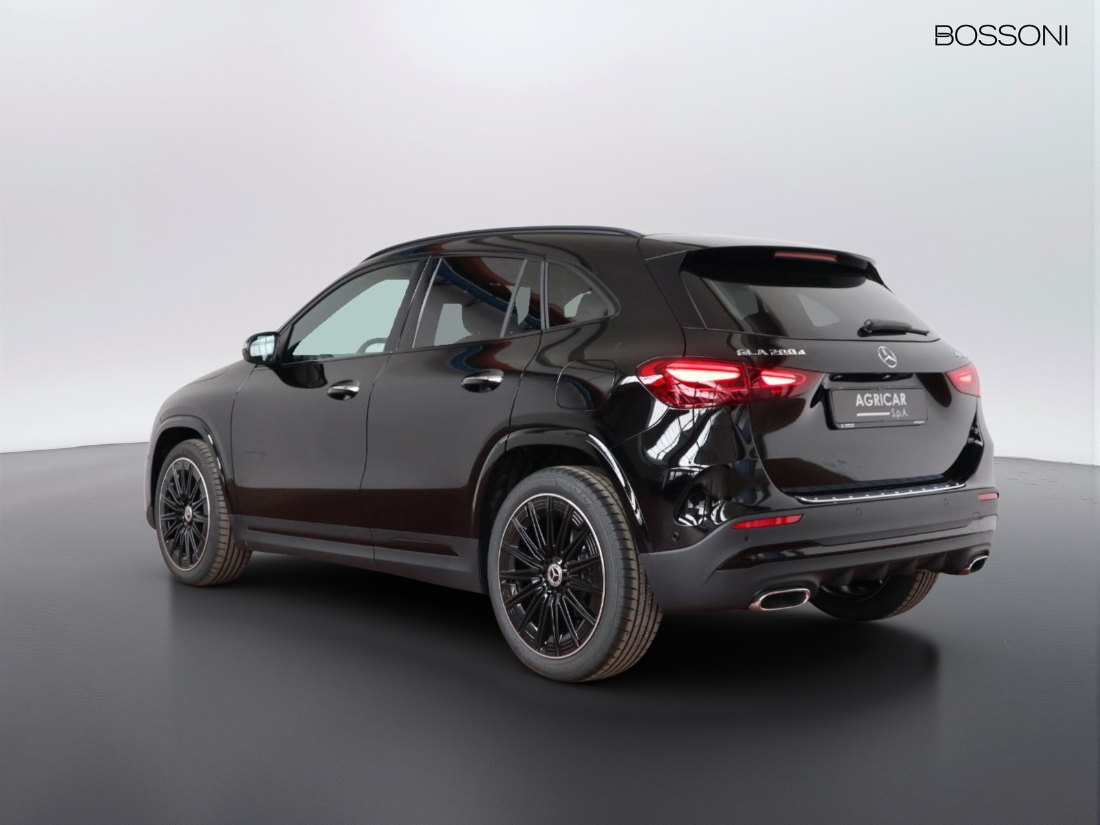 5 - Mercedes GLA 200 d amg line premium 4matic 8g-dct