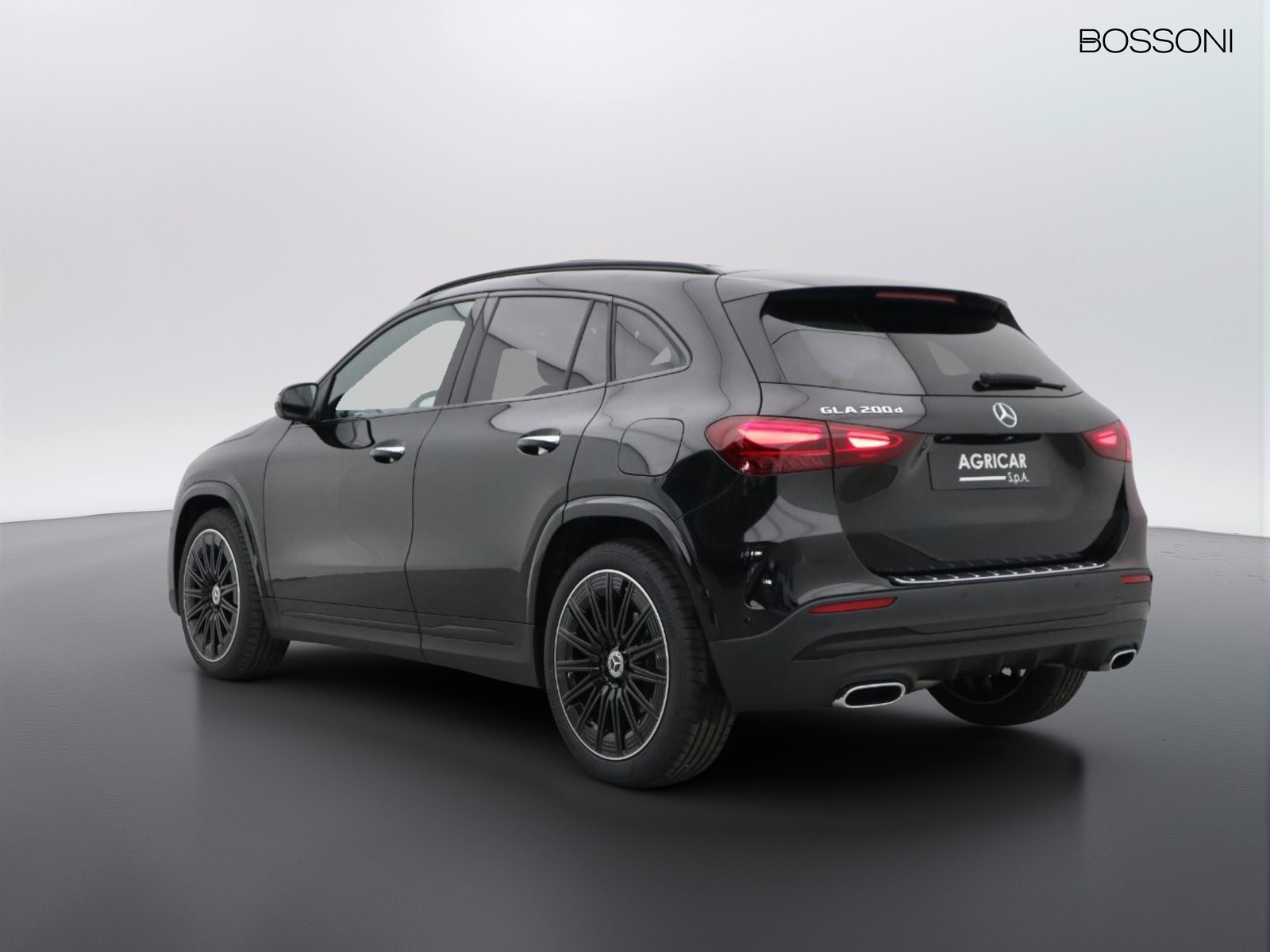 5 - Mercedes GLA 200 d amg line premium 8g-dct