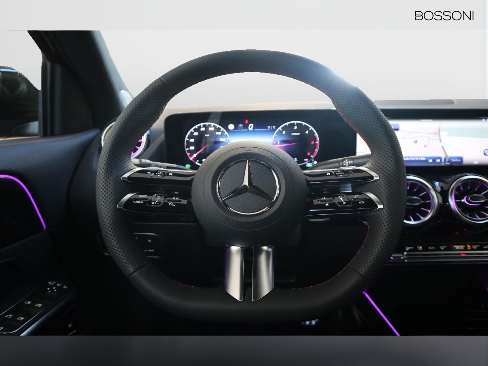 17 - Mercedes GLA 200 d amg line premium 4matic 8g-dct