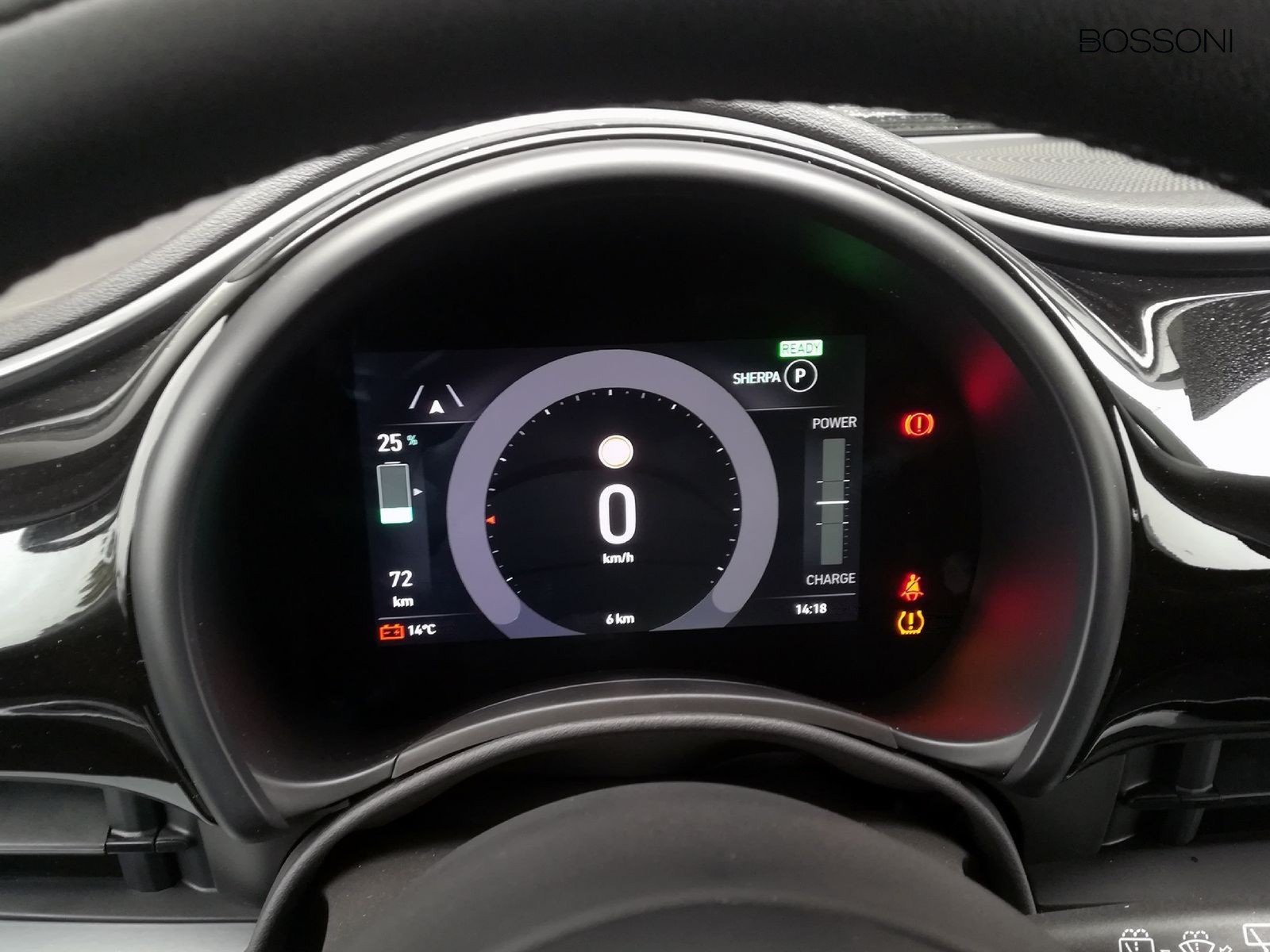 10 - Fiat 500 500e 42 kwh entry pack tech