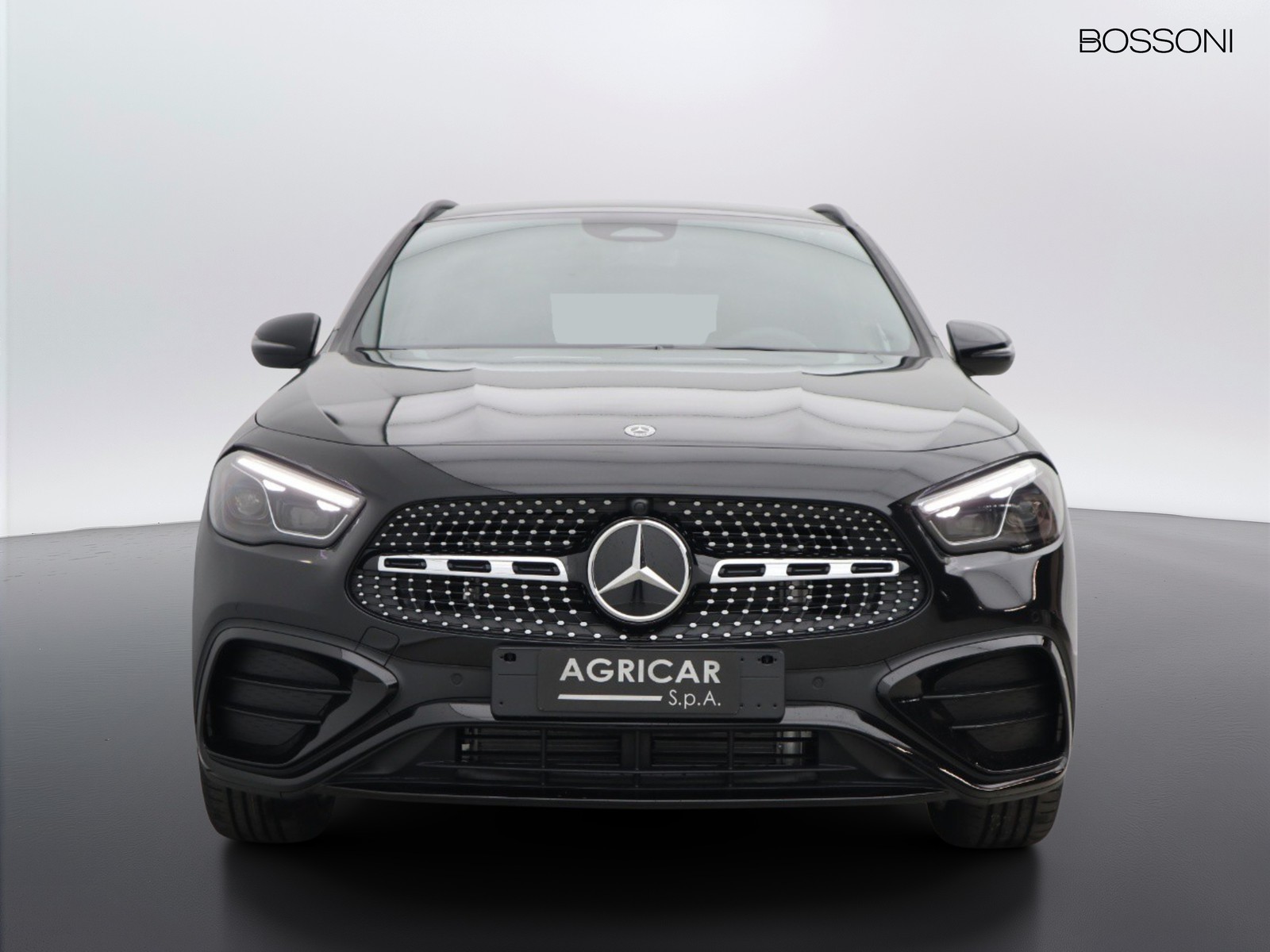 2 - Mercedes GLA 200 d amg line premium 8g-dct