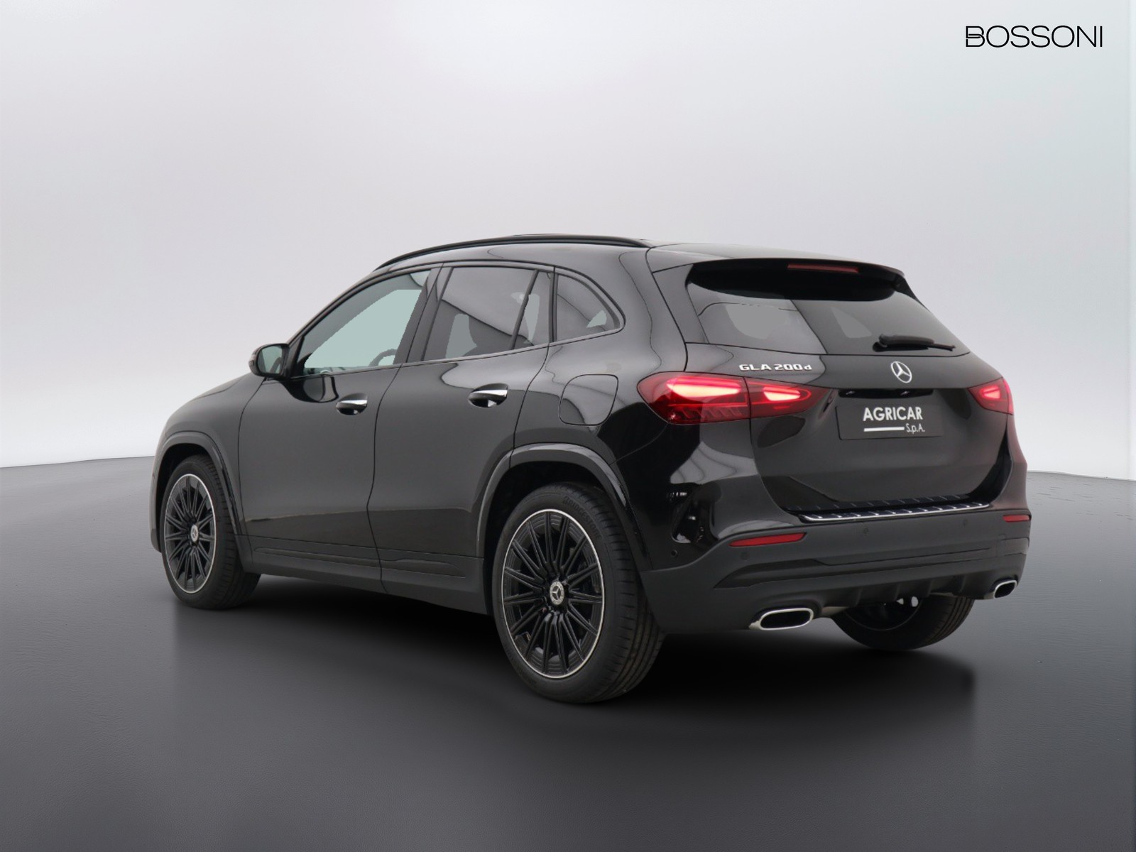 5 - Mercedes GLA 200 d amg line premium 8g-dct