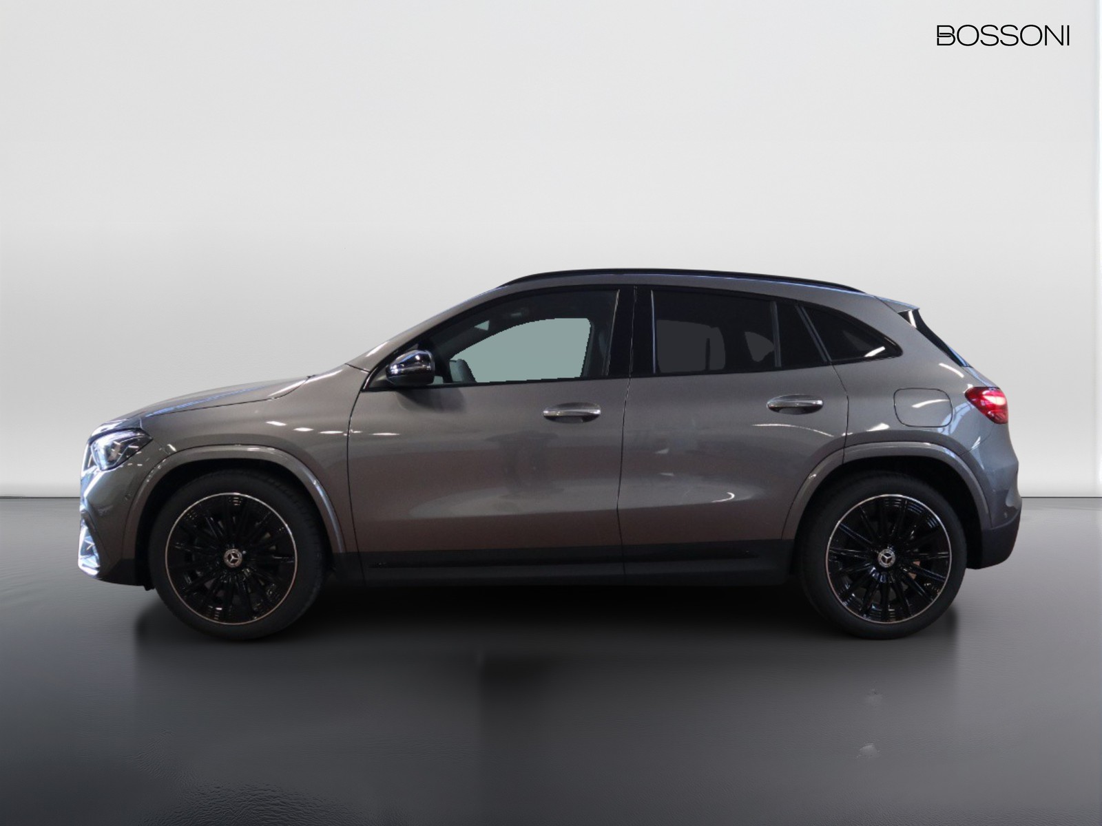 3 - Mercedes GLA 200 d amg line premium 8g-dct